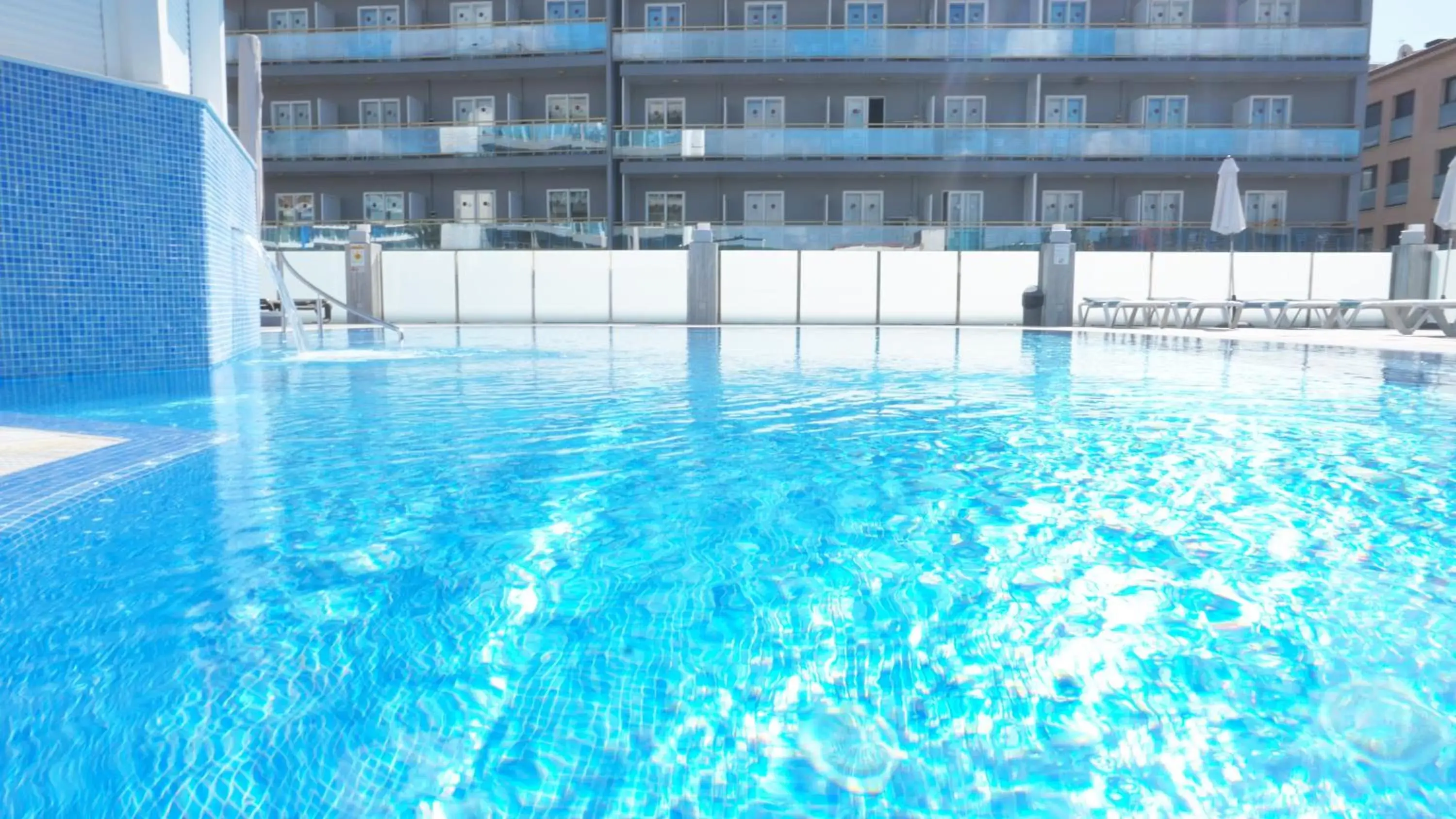 Swimming Pool in Hotel Maria del Mar