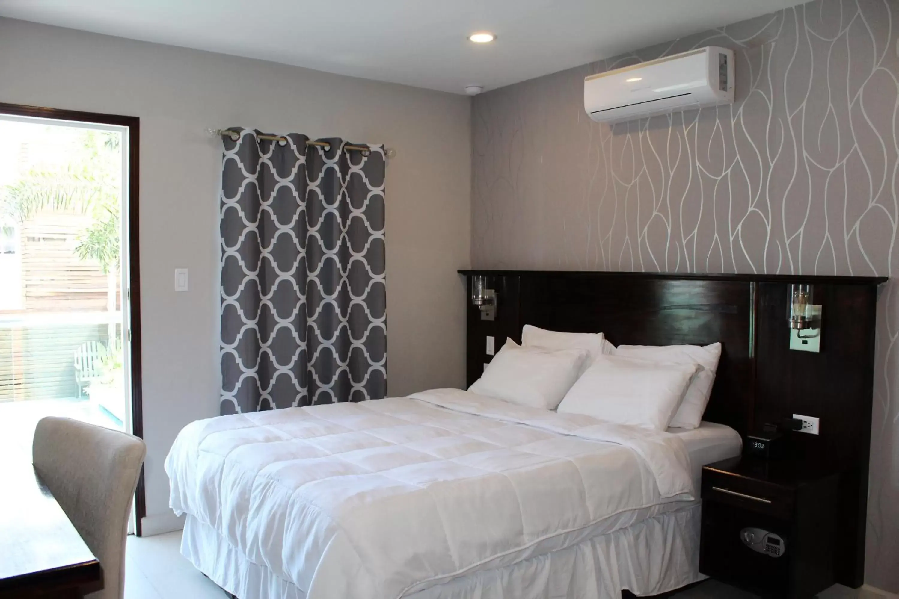 Double Room with Pool View in Barefoot Caye Caulker Hotel Double Room with Pool View in Barefoot Caye Caulker Hotel