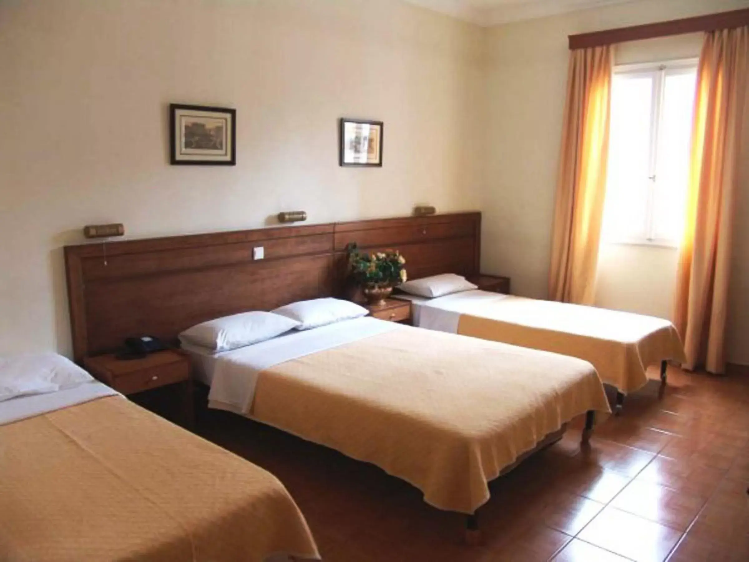 Photo of the whole room, Bed in Hotel Rio Athens
