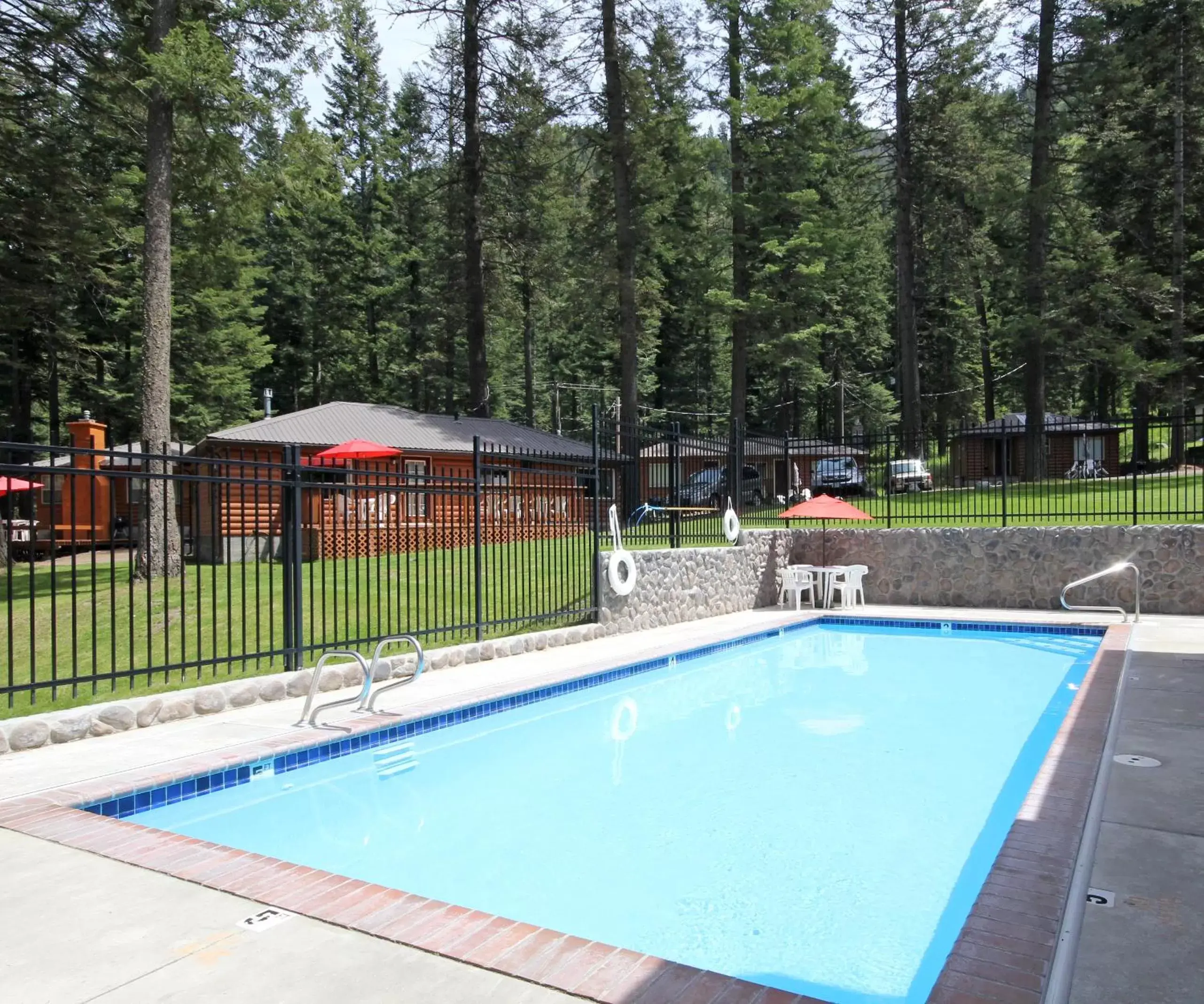 , Swimming Pool in Eagle Cap Chalets