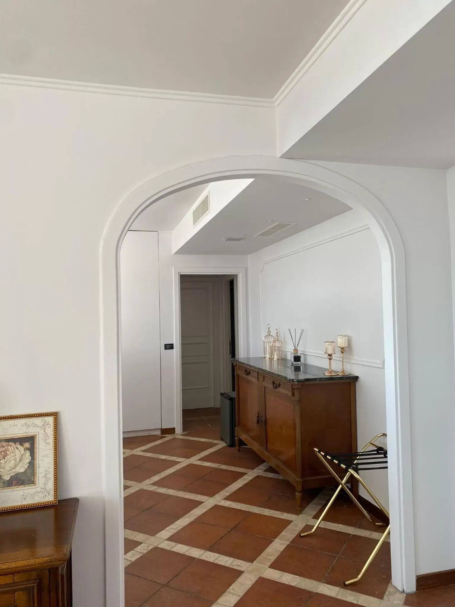 Living room, Kitchen/Kitchenette in La Locanda Del Pontefice - Luxury Country House