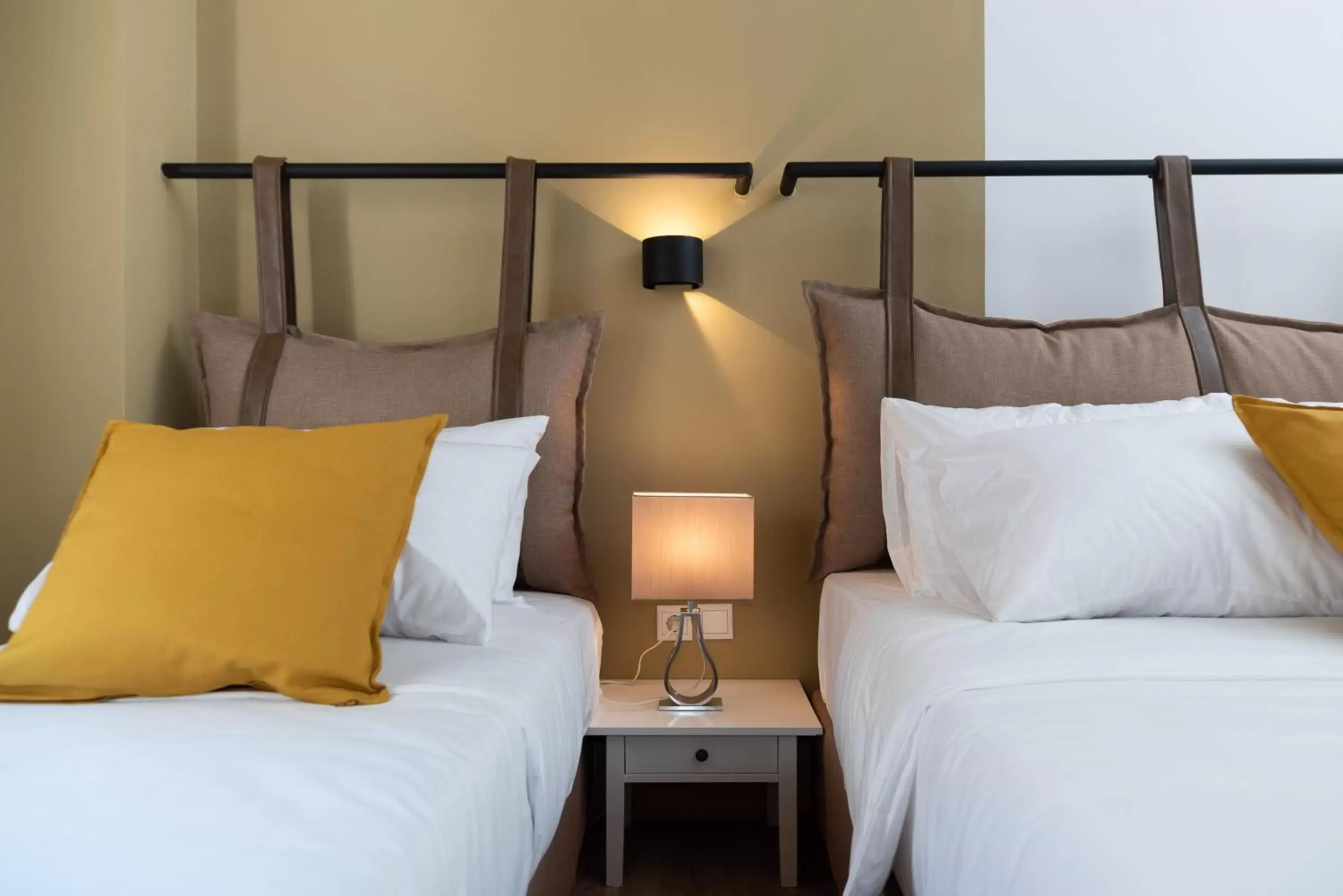 Bed in HOTEL_TIER