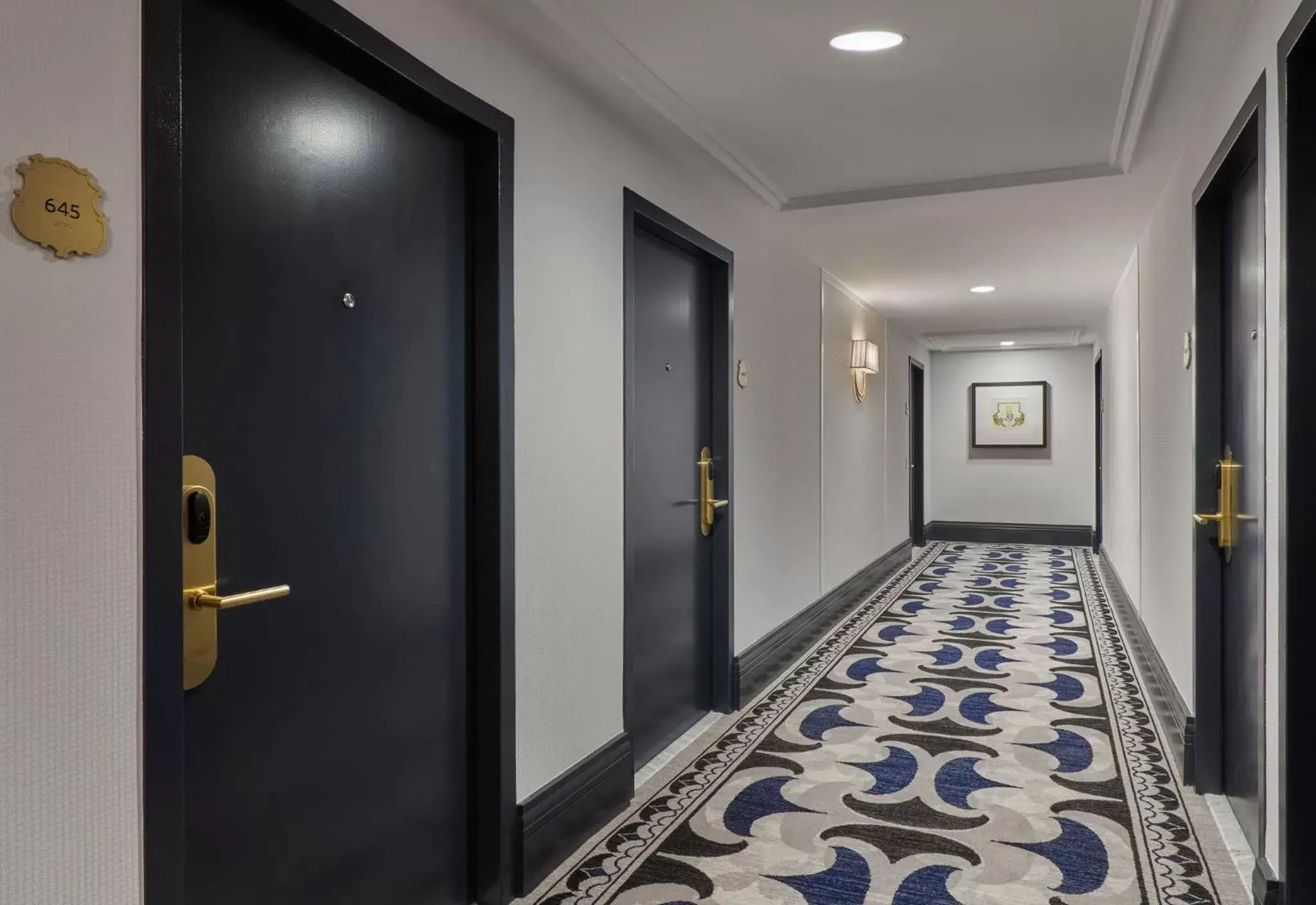 Lobby or reception in InterContinental Chicago Magnificent Mile by IHG Lobby or reception in InterContinental Chicago Magnificent Mile by IHG