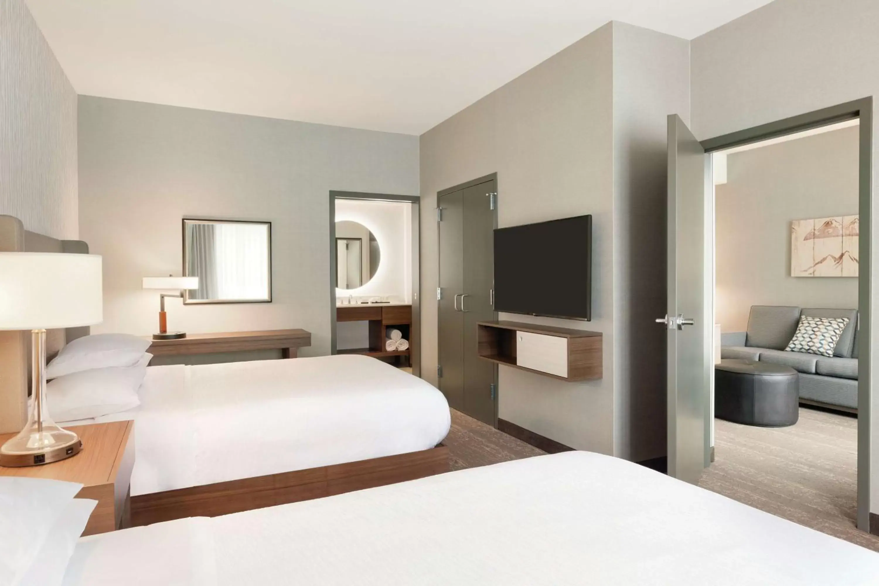 Bed in Embassy Suites By Hilton South Jordan Salt Lake City