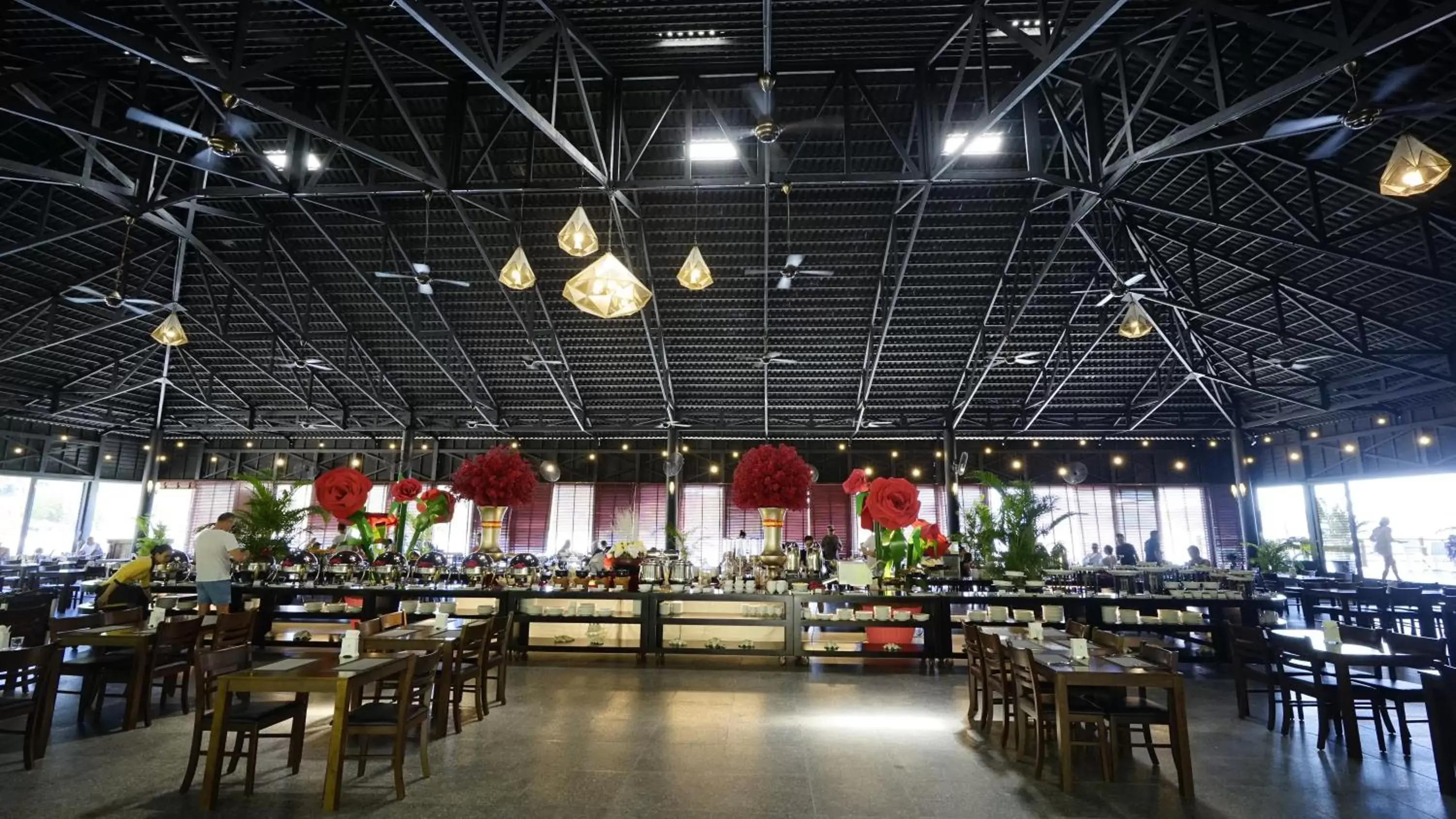 Restaurant/places to eat in Diamond Bay Resort & Spa Restaurant/places to eat in Diamond Bay Resort & Spa