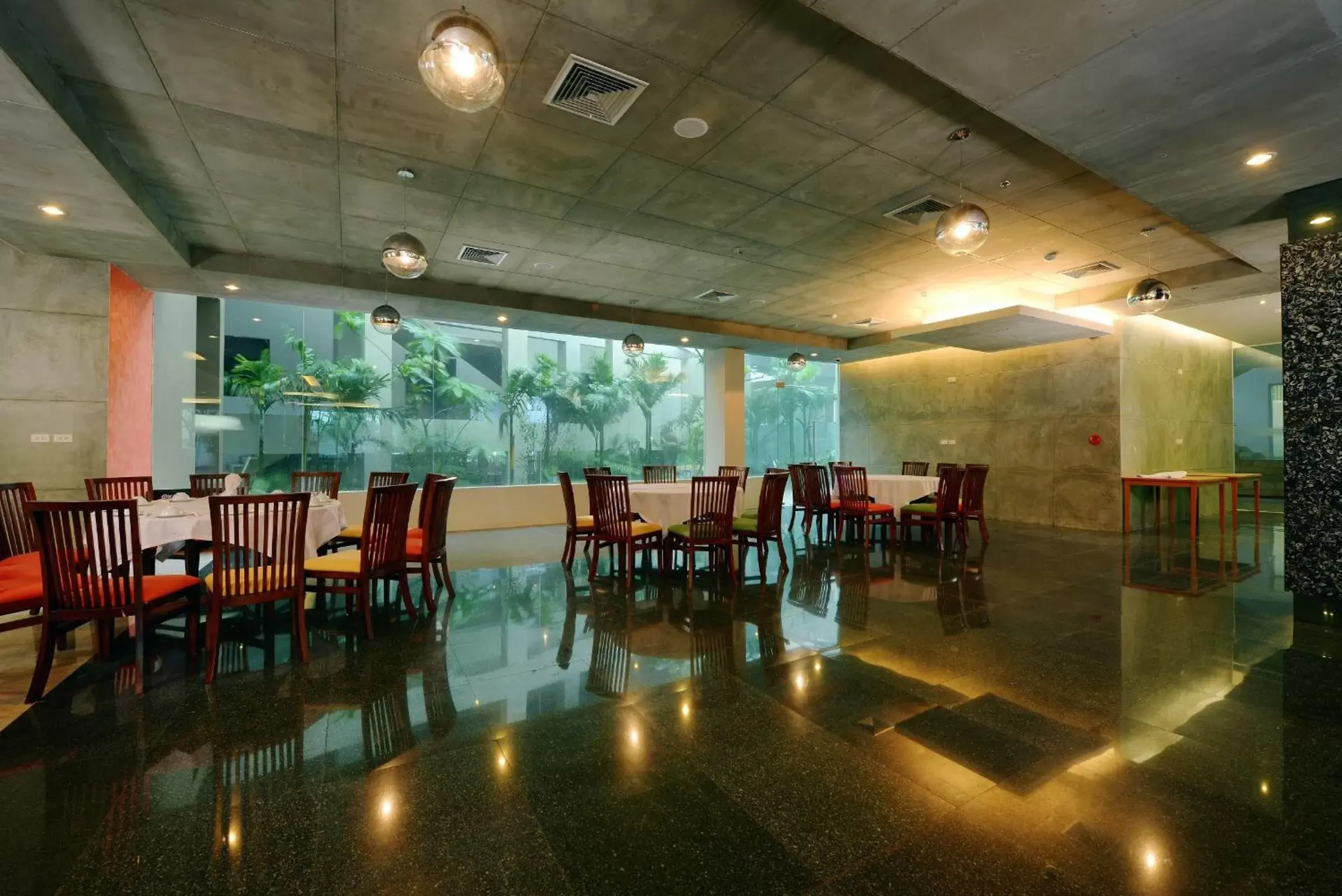 Dining area, Restaurant/Places to Eat in Buri Sriphu Hotel & Convention Centre