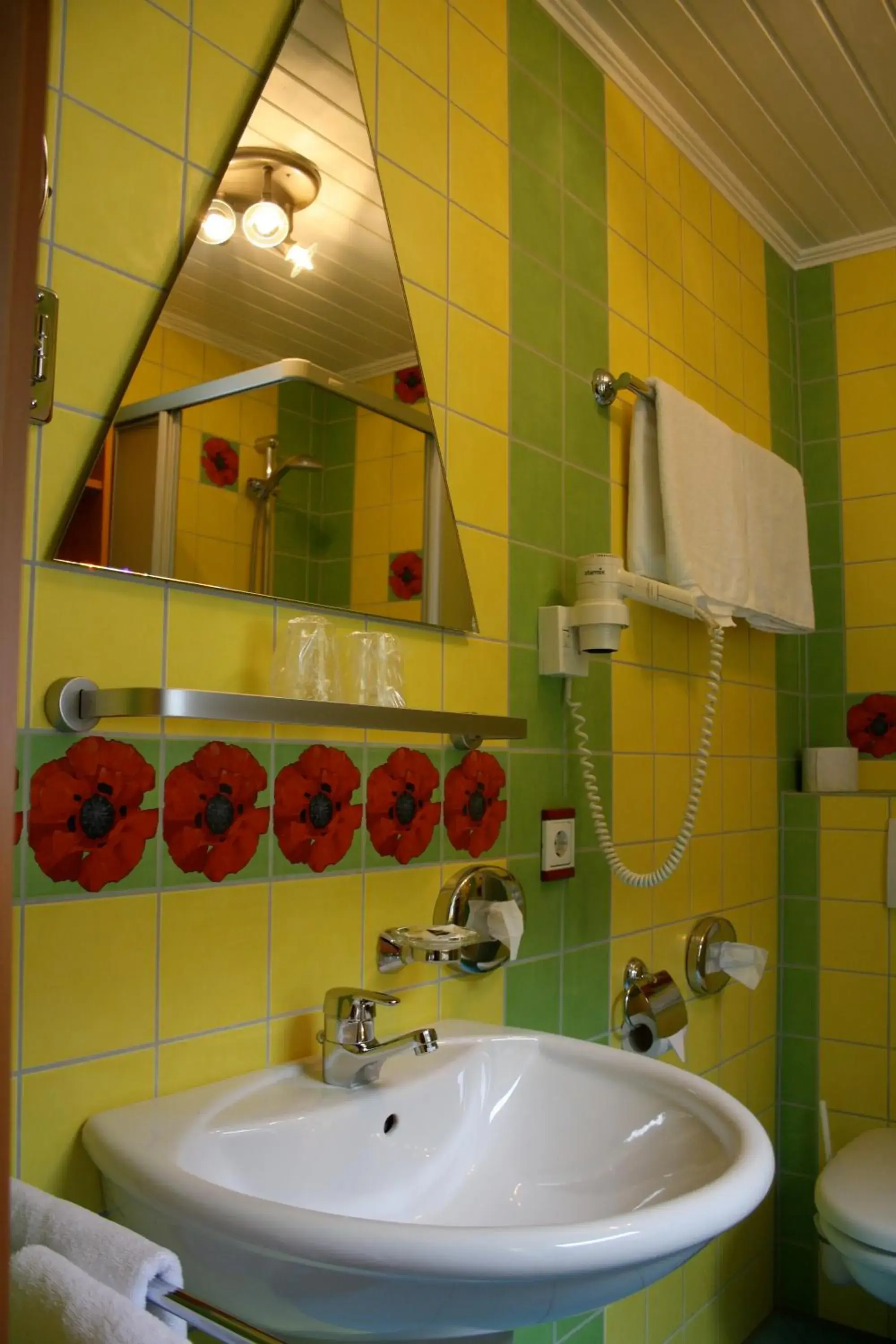 Bathroom in Hotel Garni Elegant