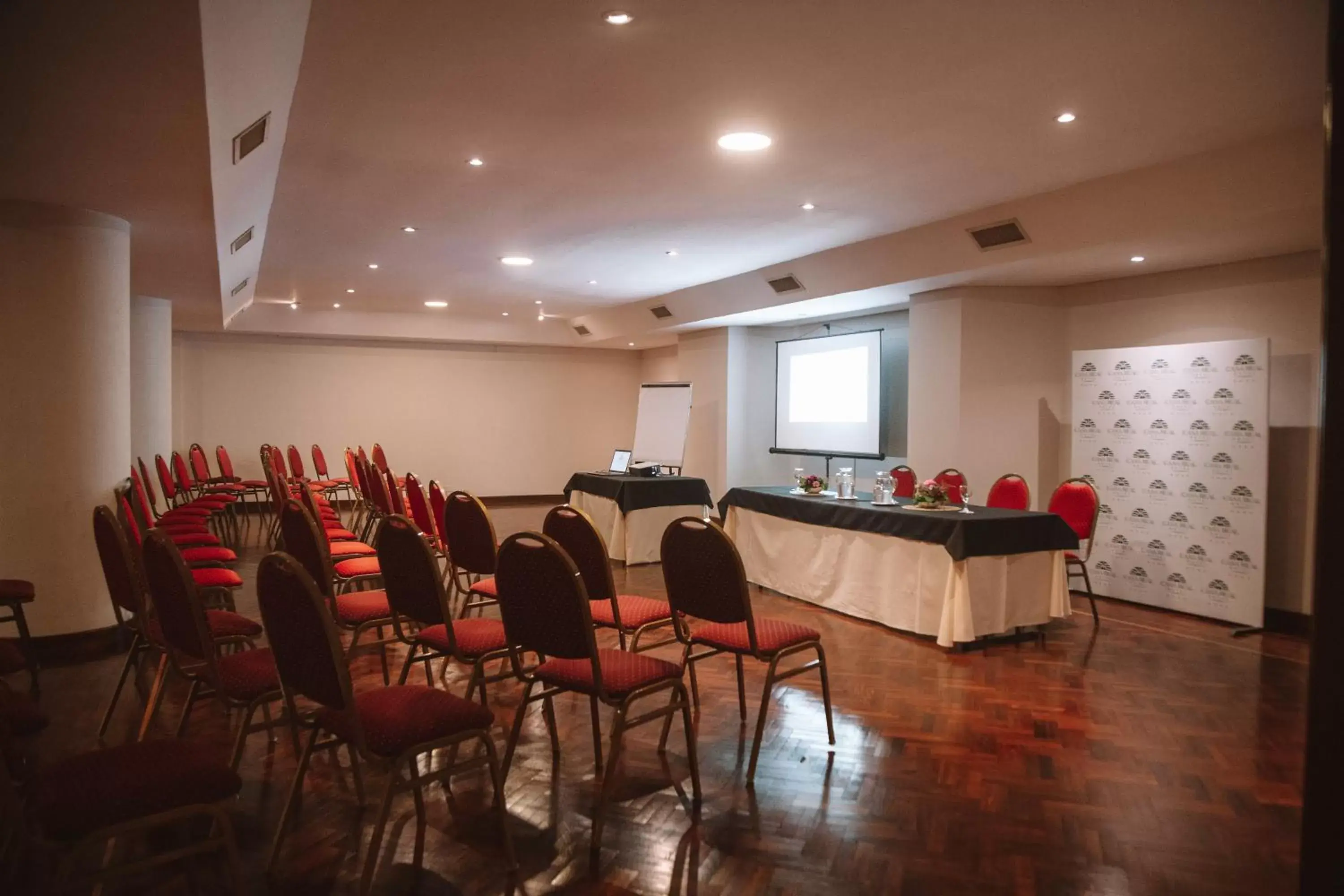 Business facilities in Casa Real Hotel