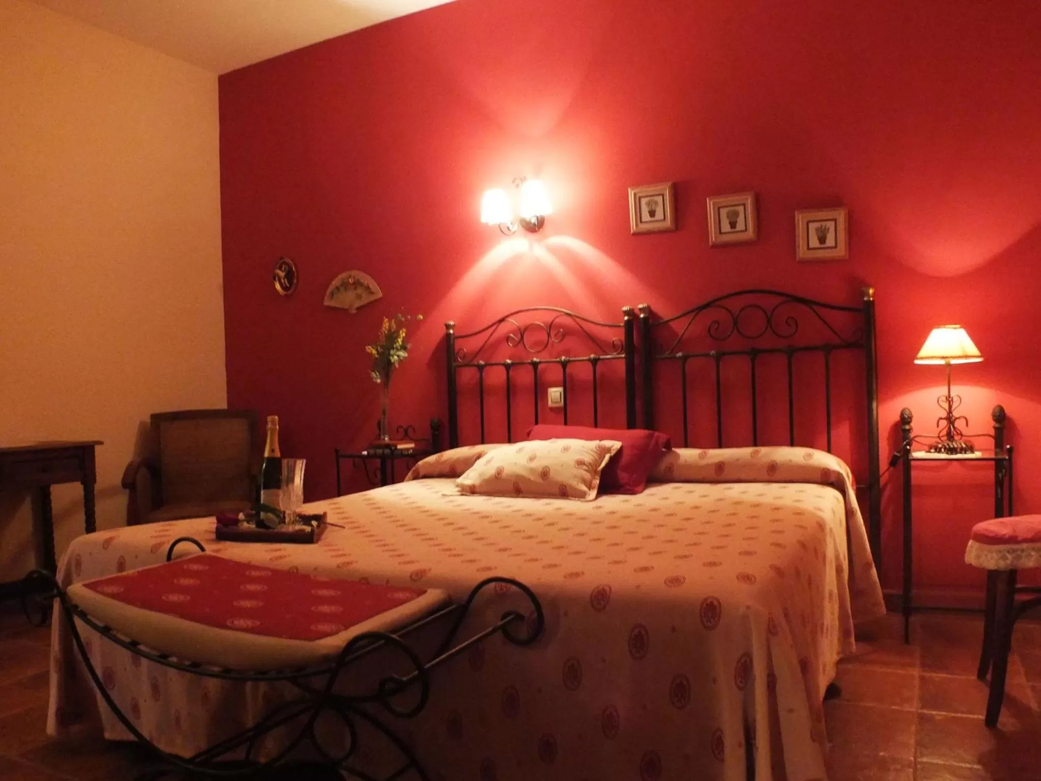 Bed in Hotel Rural Posada Los Caballeros