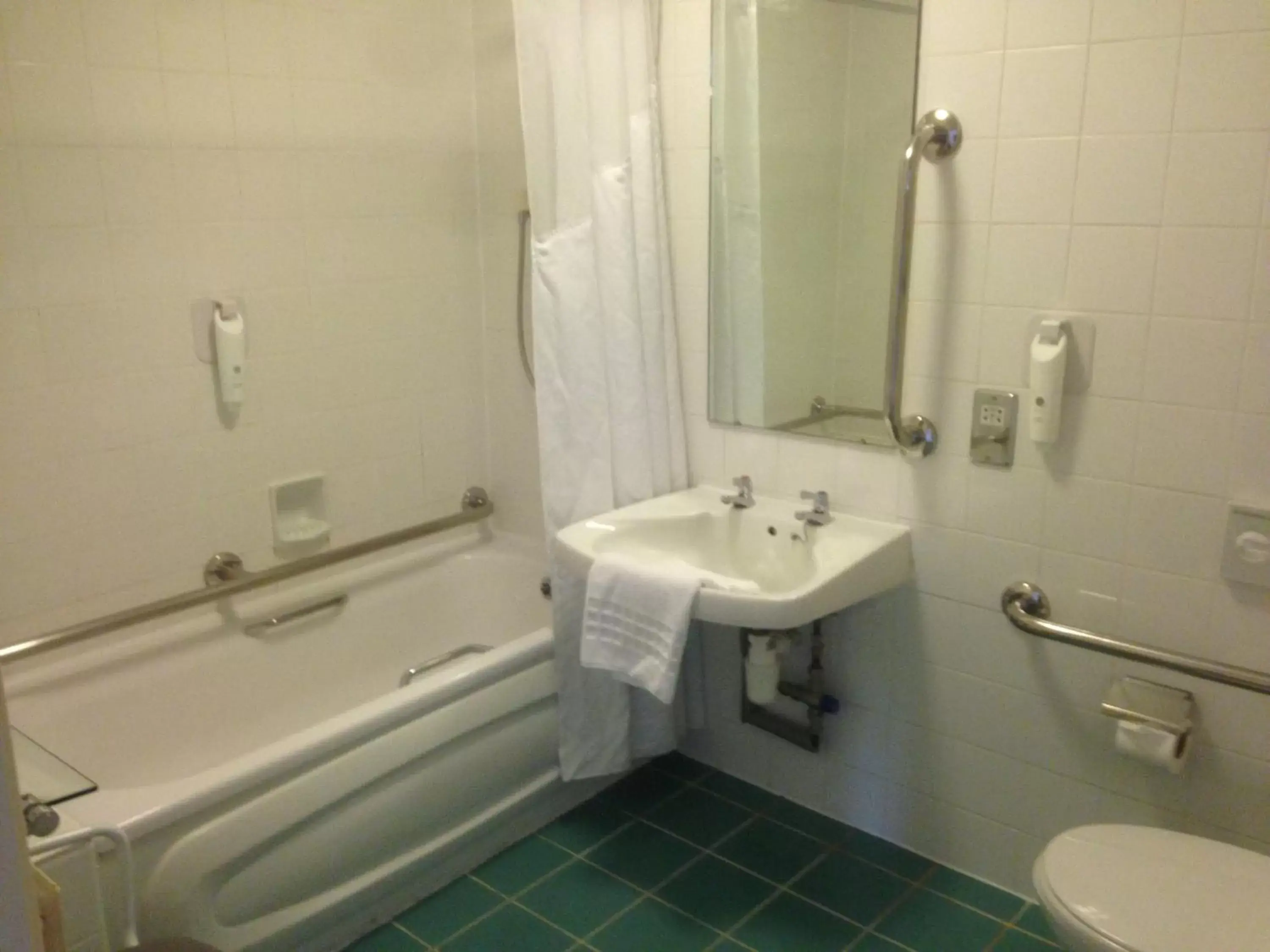 Photo of the whole room, Bathroom in Holiday Inn Birmingham Bromsgrove, an IHG Hotel