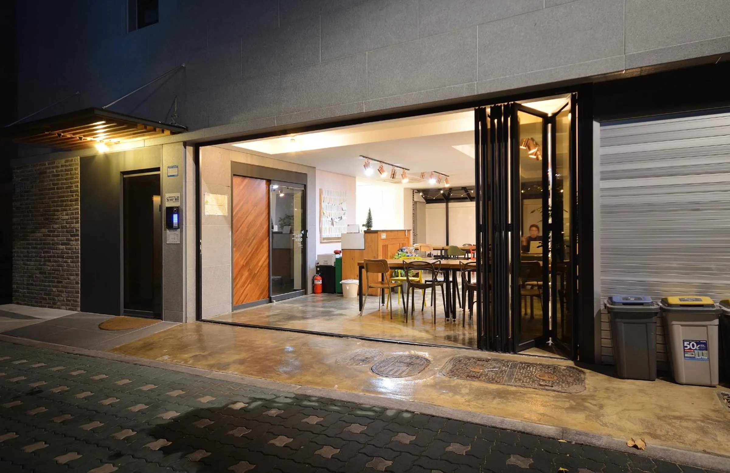 Property building in Sunnyhill Hostel Hongdae