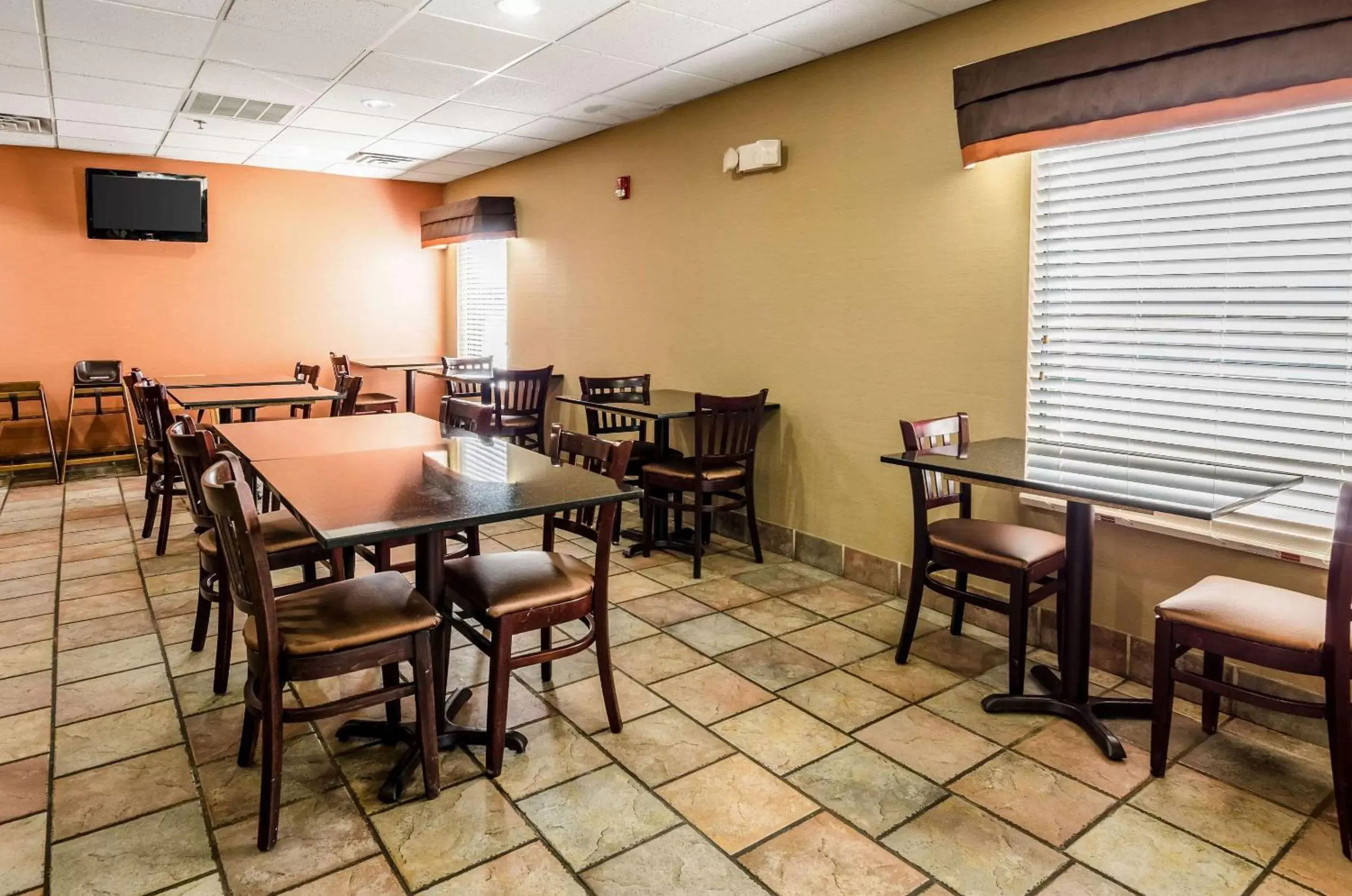 Restaurant/Places to Eat in Quality Inn & Suites Wytheville