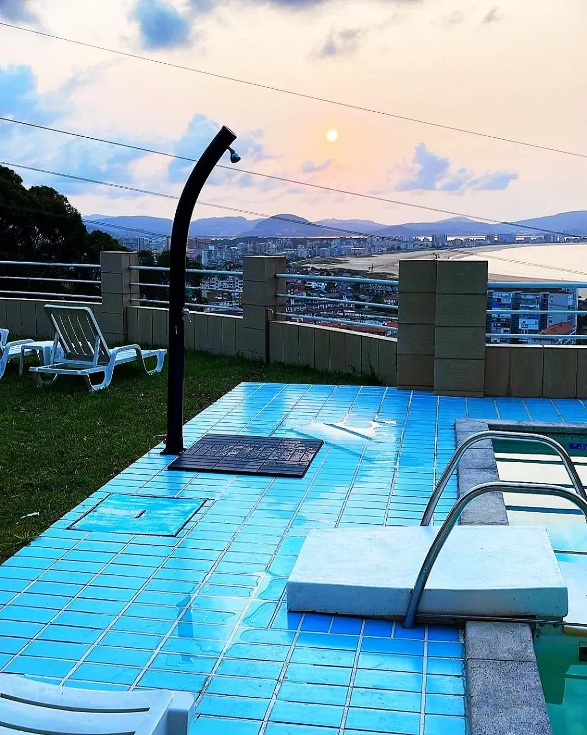 Pool view, Swimming Pool in Hotel Miramar Laredo