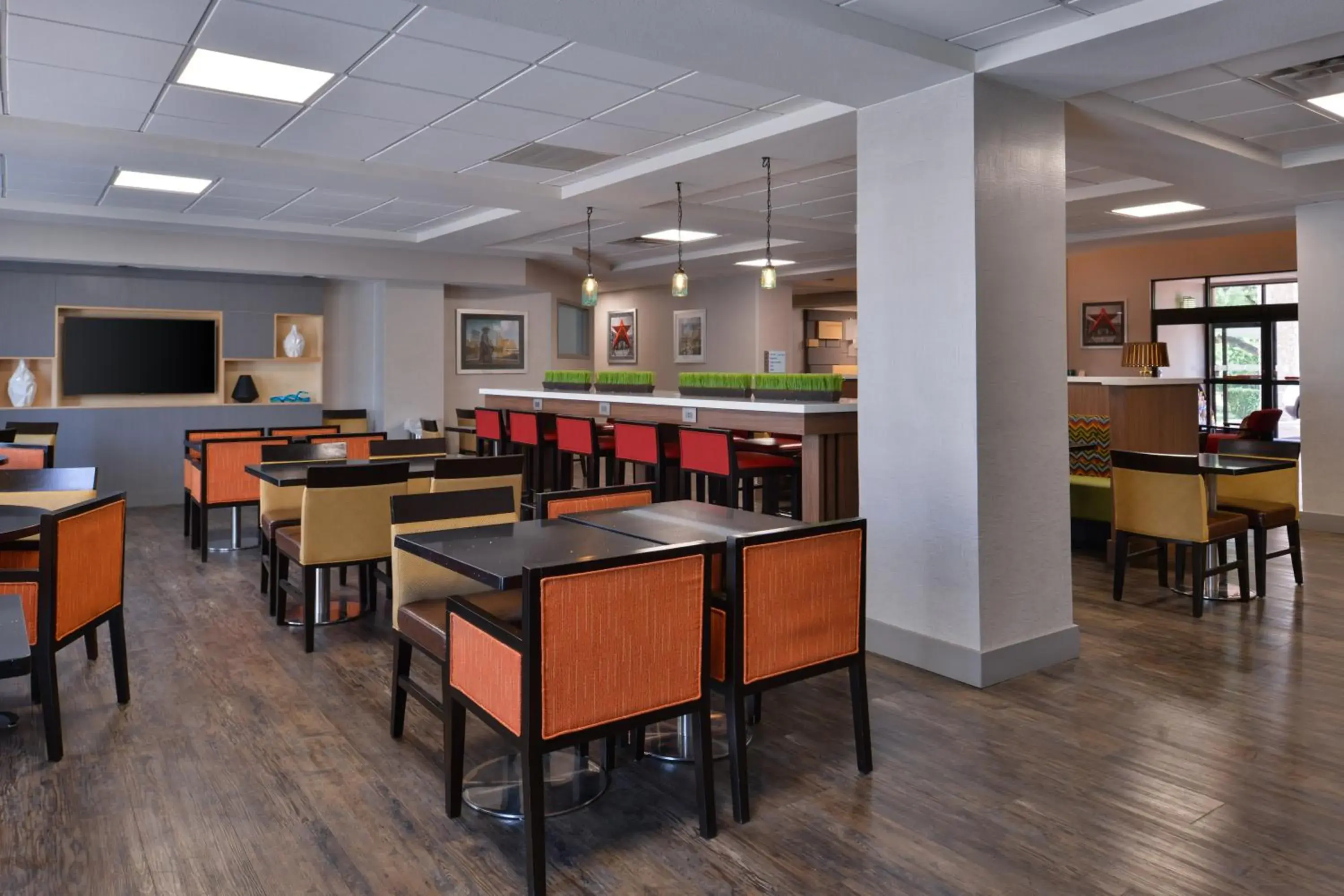 Restaurant/Places to Eat in Holiday Inn Express Austin North Central, an IHG Hotel