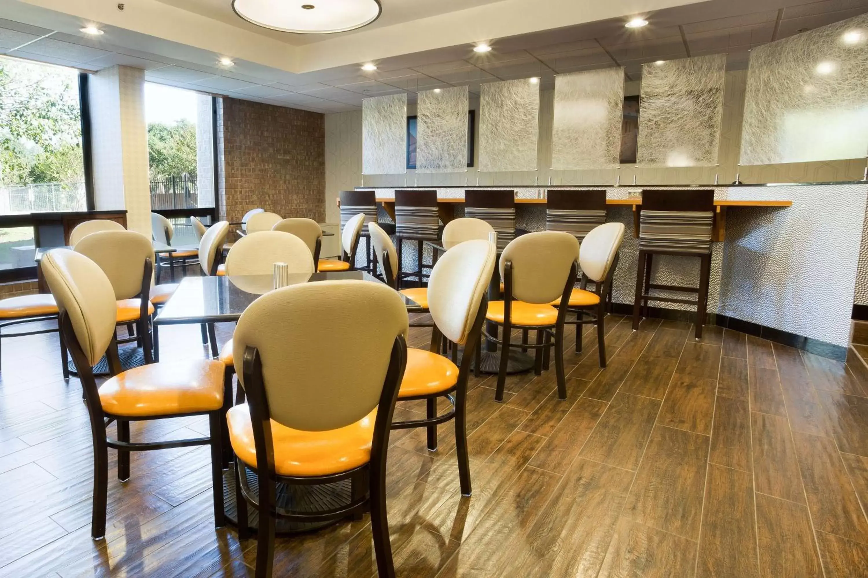 Restaurant/Places to Eat in Drury Inn & Suites Austin North