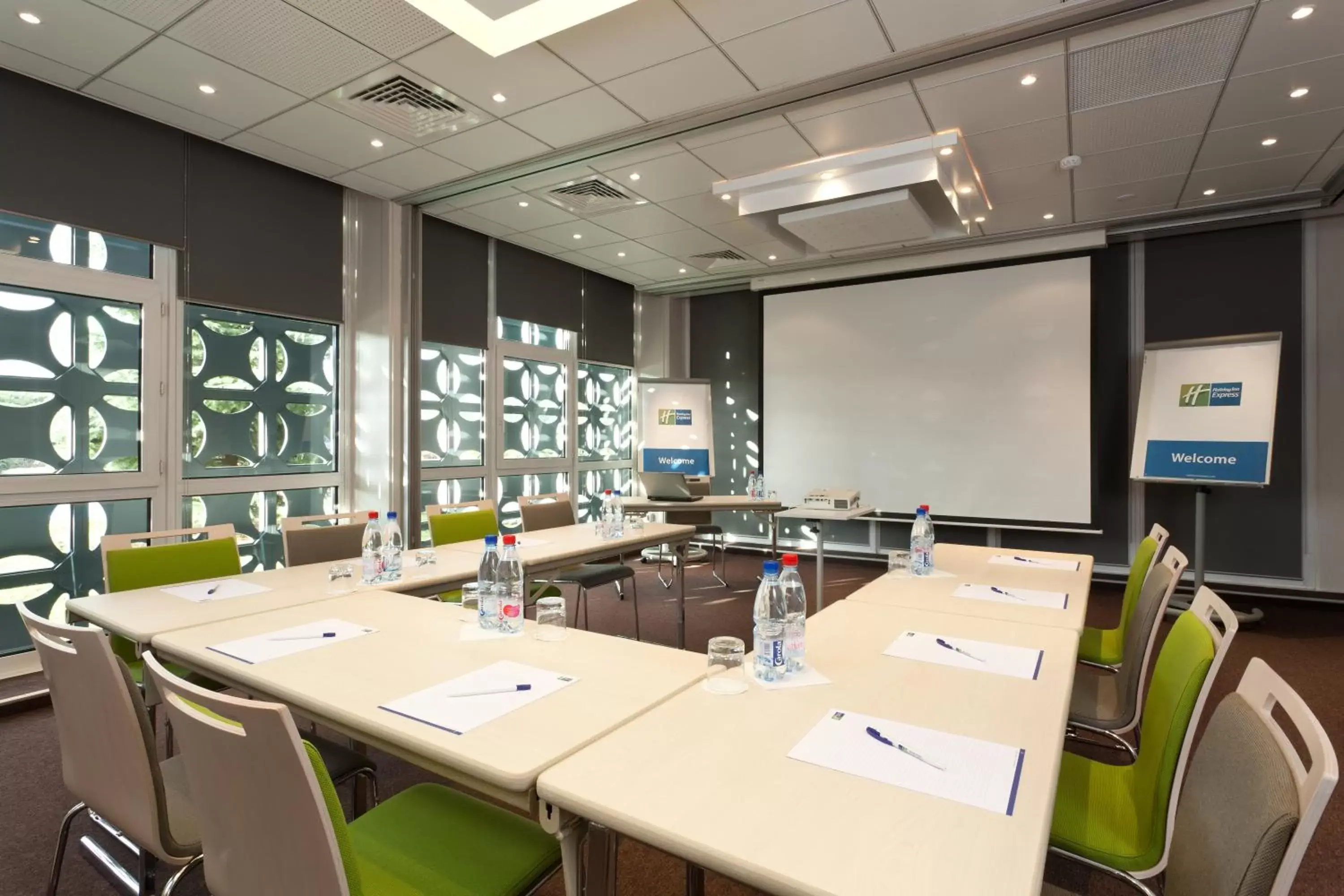 Meeting/conference room in Holiday Inn Express Strasbourg - Sud, an IHG Hotel
