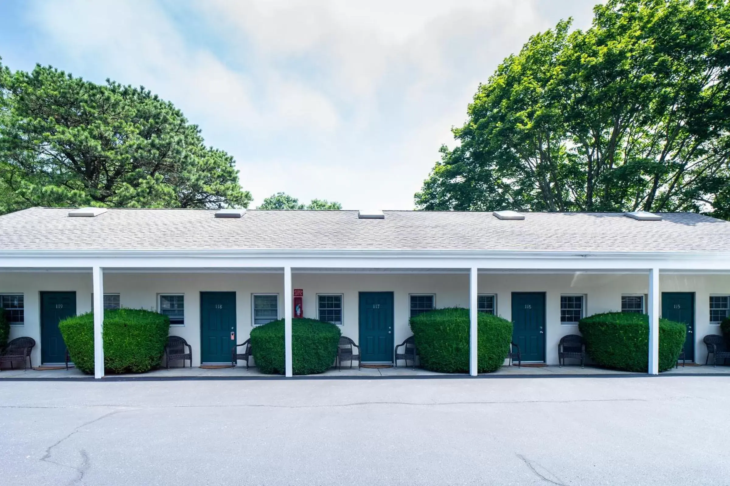 Property Building in The Wainscott Inn