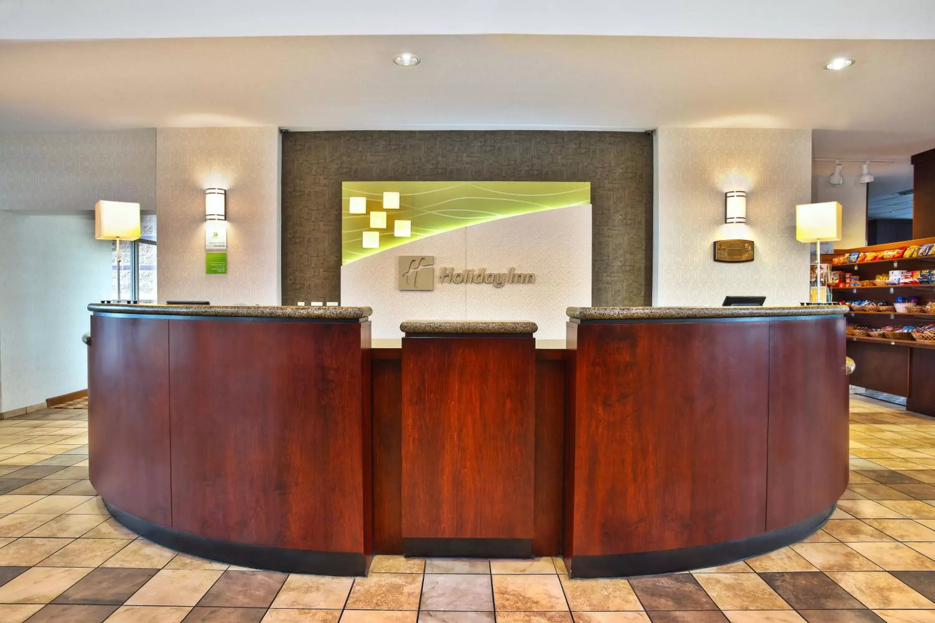 Property building, Lobby/Reception in Holiday Inn & Suites Green Bay Stadium, an IHG Hotel