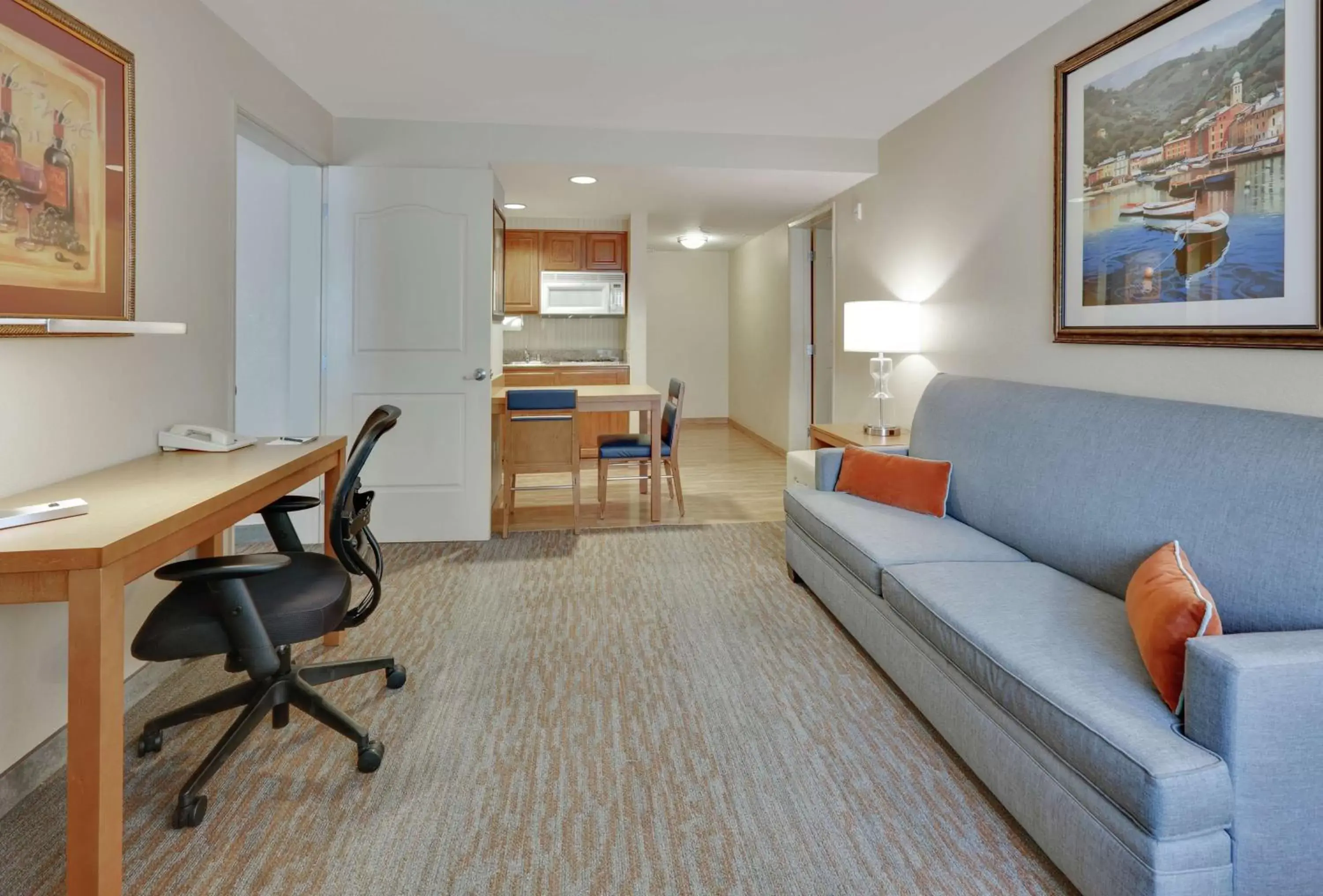 Bedroom, Seating Area in Homewood Suites by Hilton San Diego-Del Mar