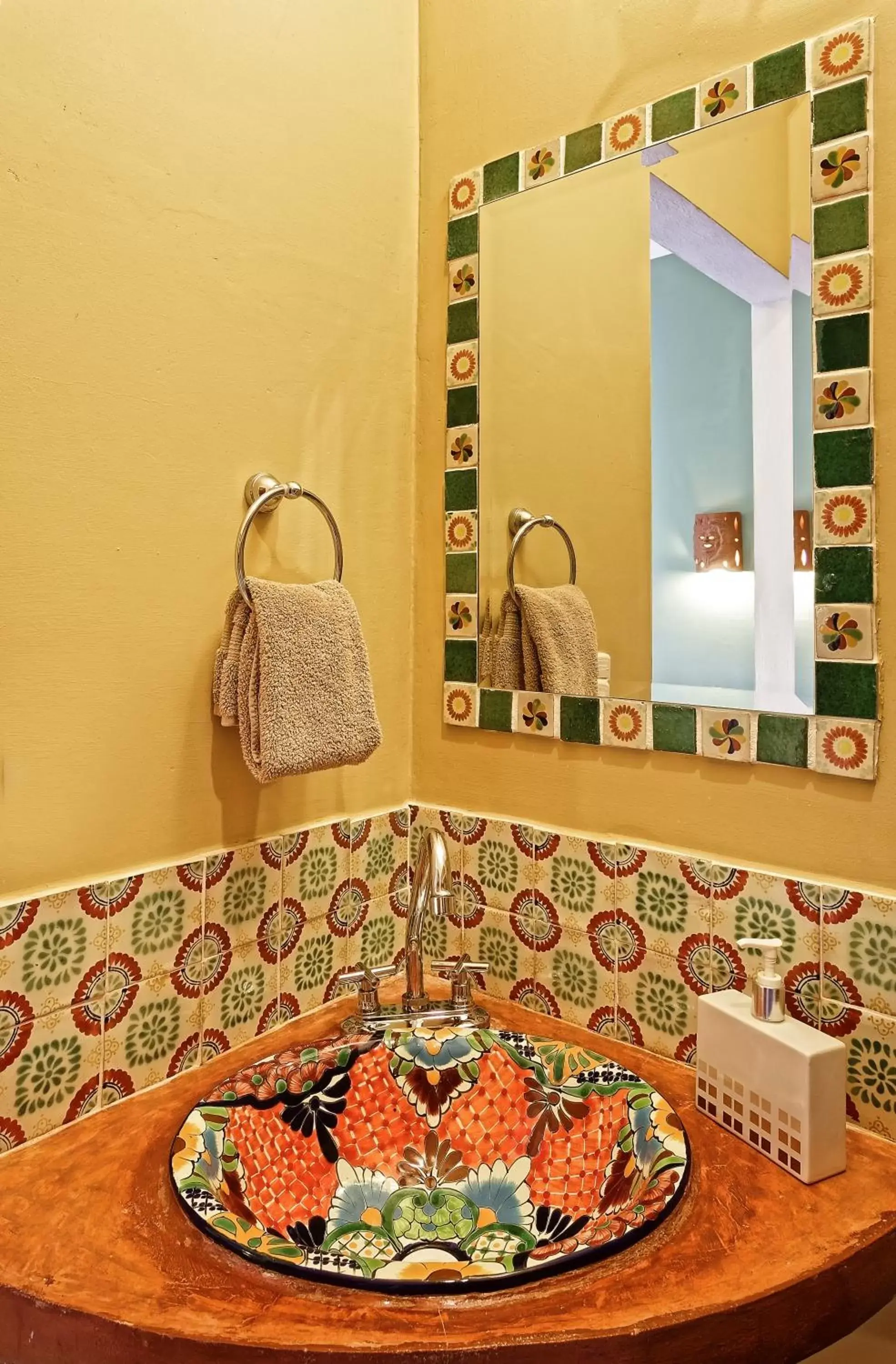 Bathroom in Casa Del Maya Bed & Breakfast