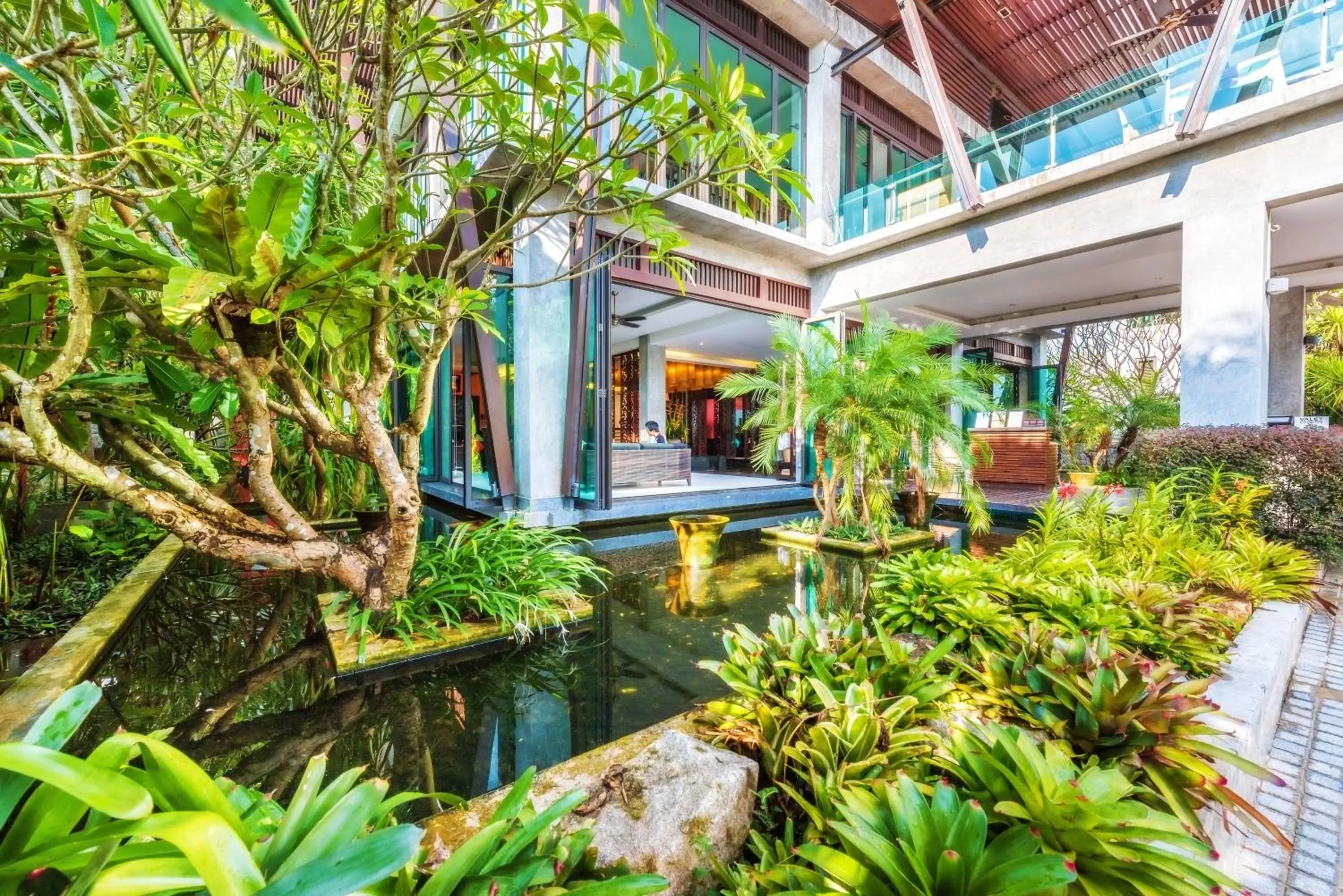Garden in Wyndham Sea Pearl Resort, Phuket