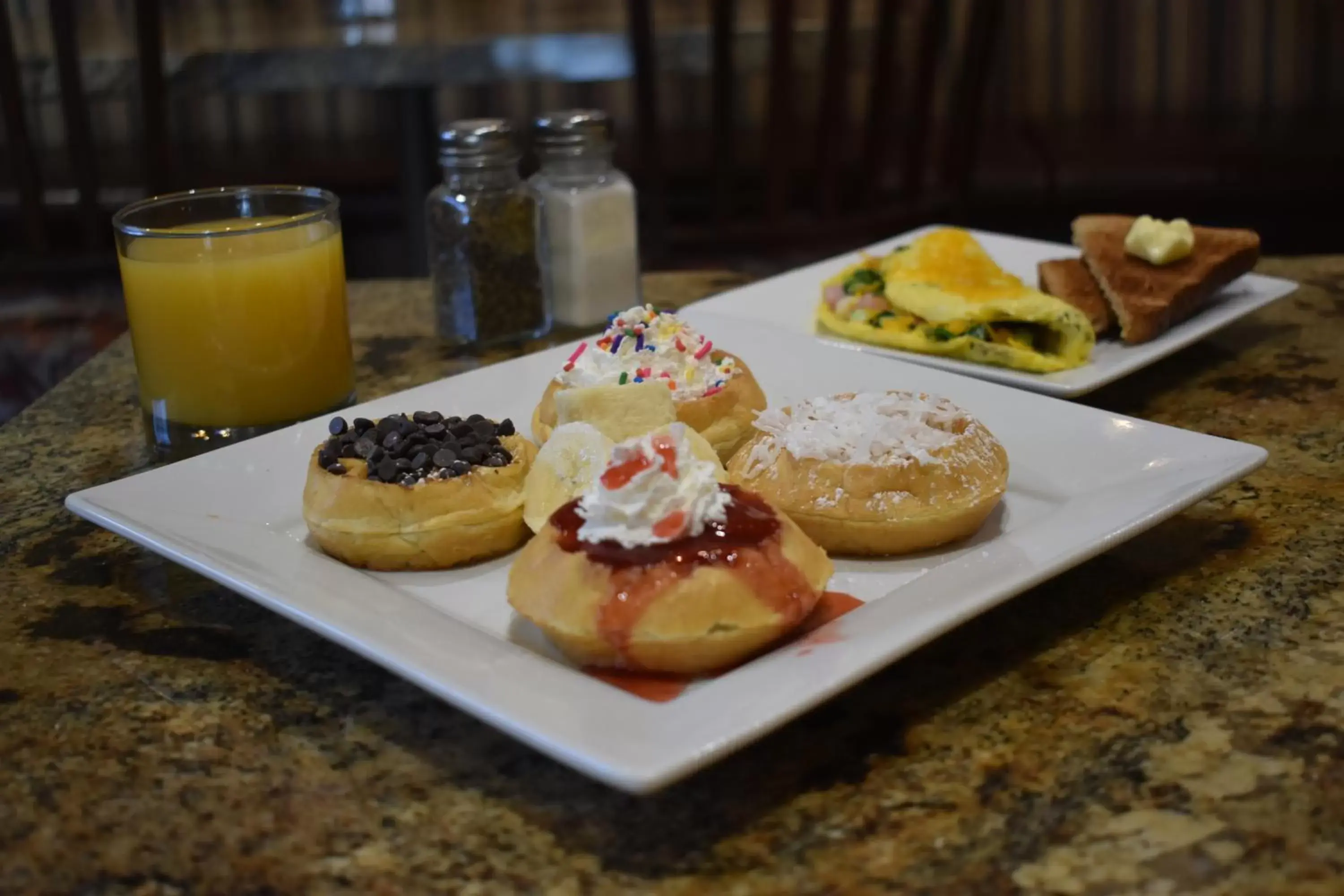 Breakfast in Best Western Driftwood Inn