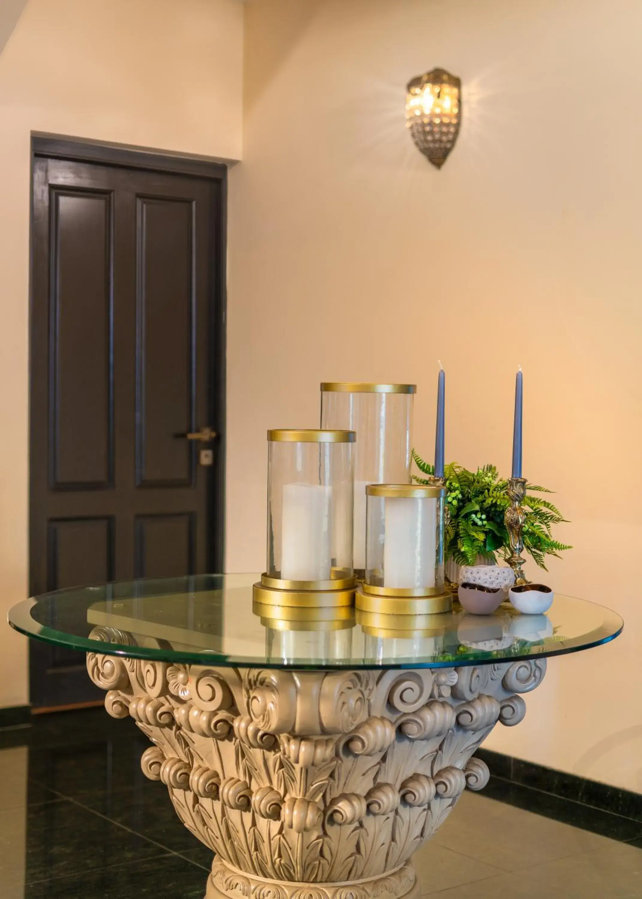 Decorative detail, Dining Area in Clove Villa