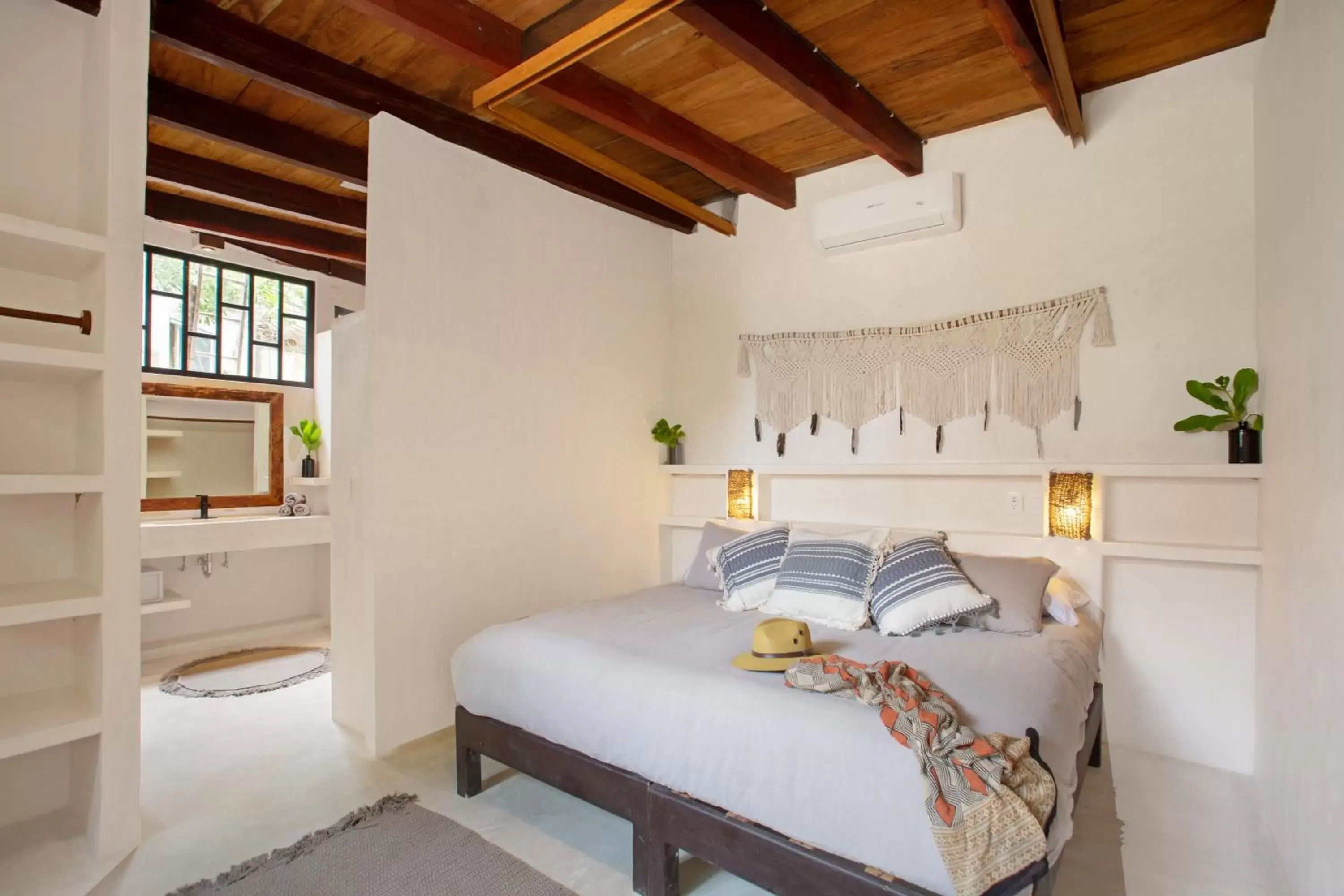 Six-Bedroom House in Amansala Resort Six-Bedroom House in Amansala Resort