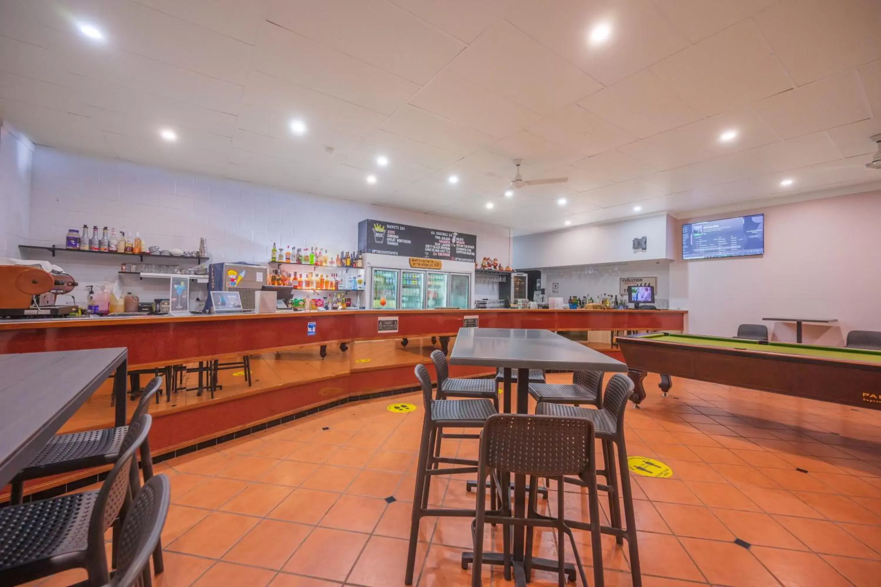 Lounge or bar, Restaurant/Places to Eat in Amaroo On Mandalay