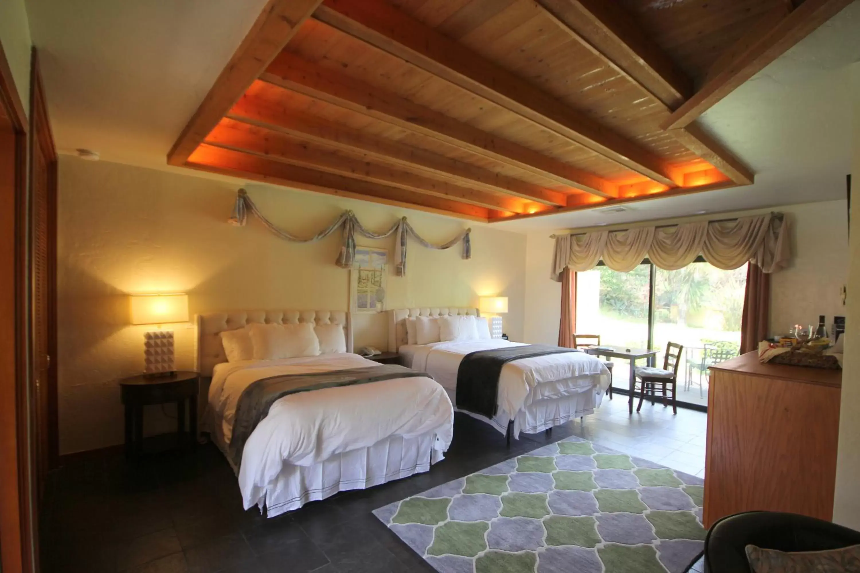 Photo of the whole room, Bed in Sonoma Coast Villa