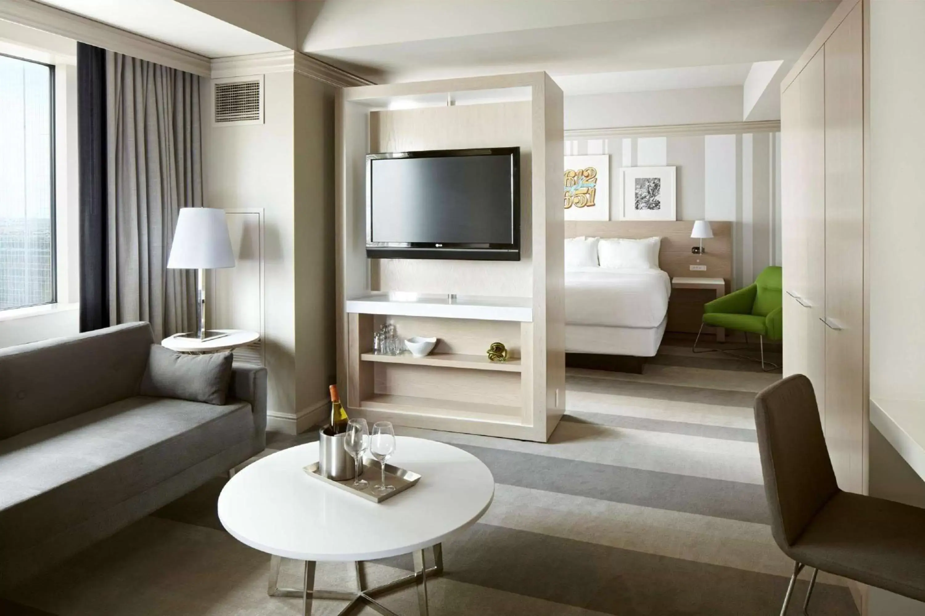 Photo of the whole room, TV/Entertainment Center in The Royal Sonesta Minneapolis Downtown