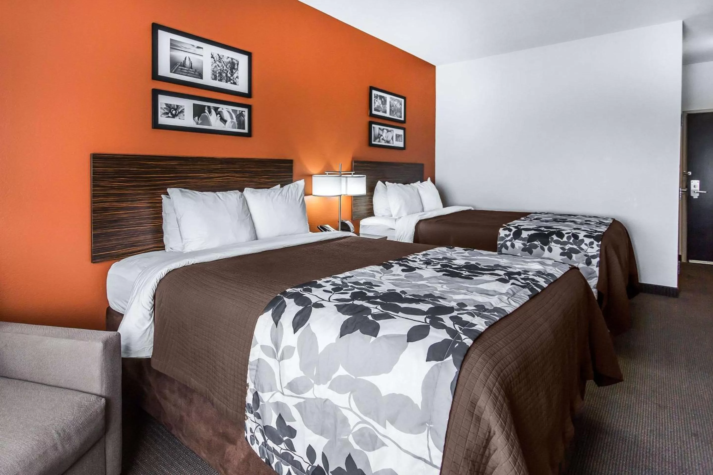 Photo of the whole room, Bed in Sleep Inn & Suites Lubbock West