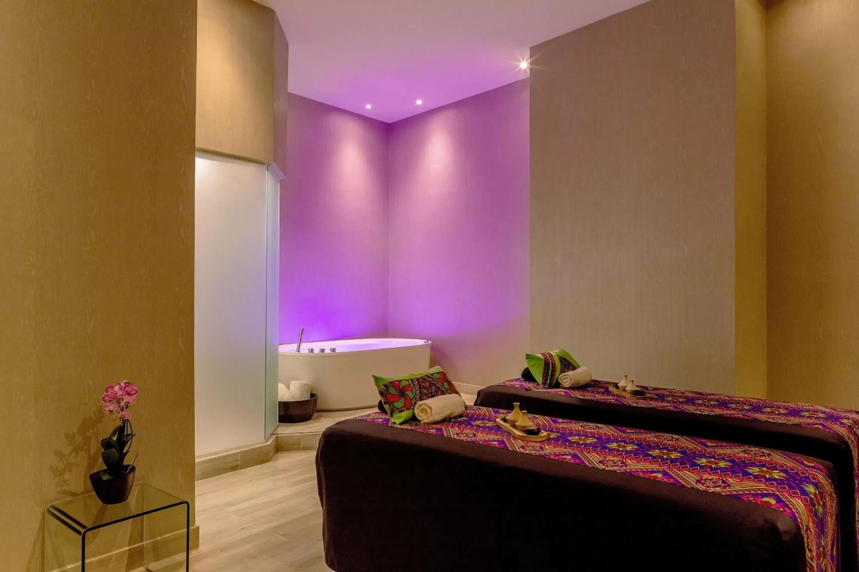Spa and wellness centre/facilities, Bed in W Panama