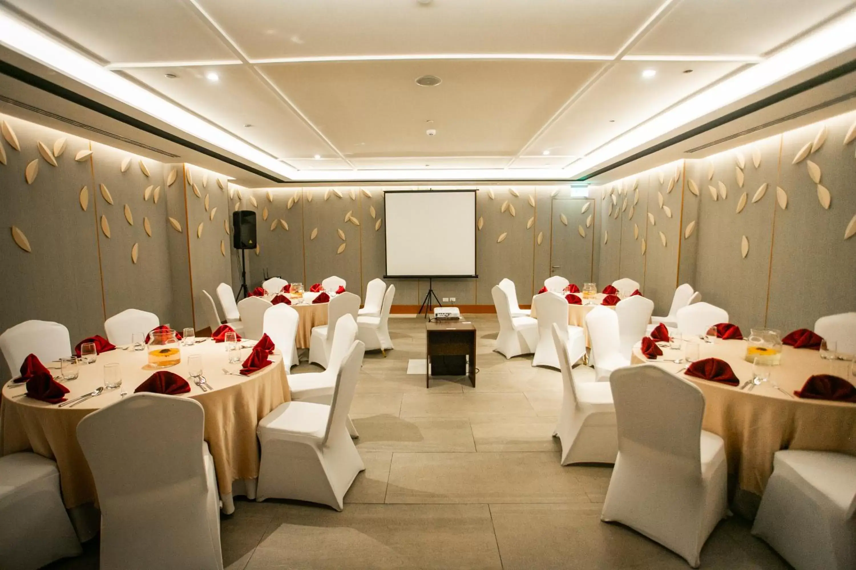 Photo of the whole room, Banquet Facilities in Luxent Hotel