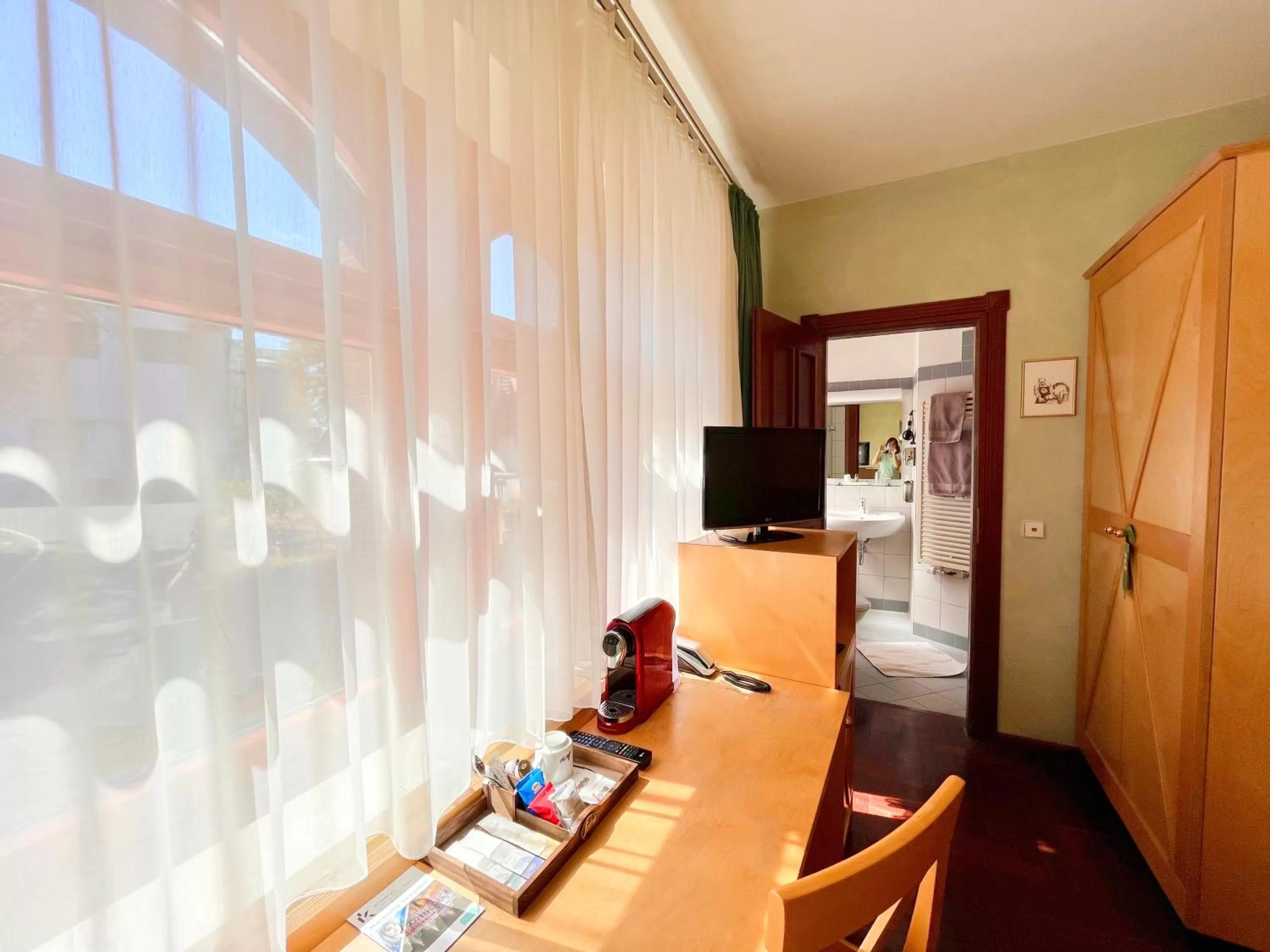 Photo of the whole room in Hotel Hoepfner Burghof