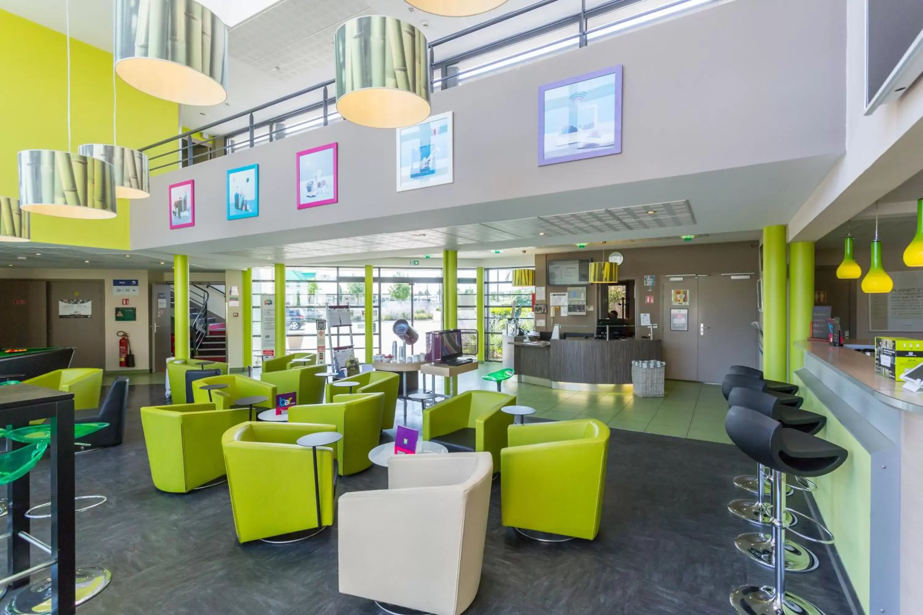 Lobby or reception in ibis Styles Bourges