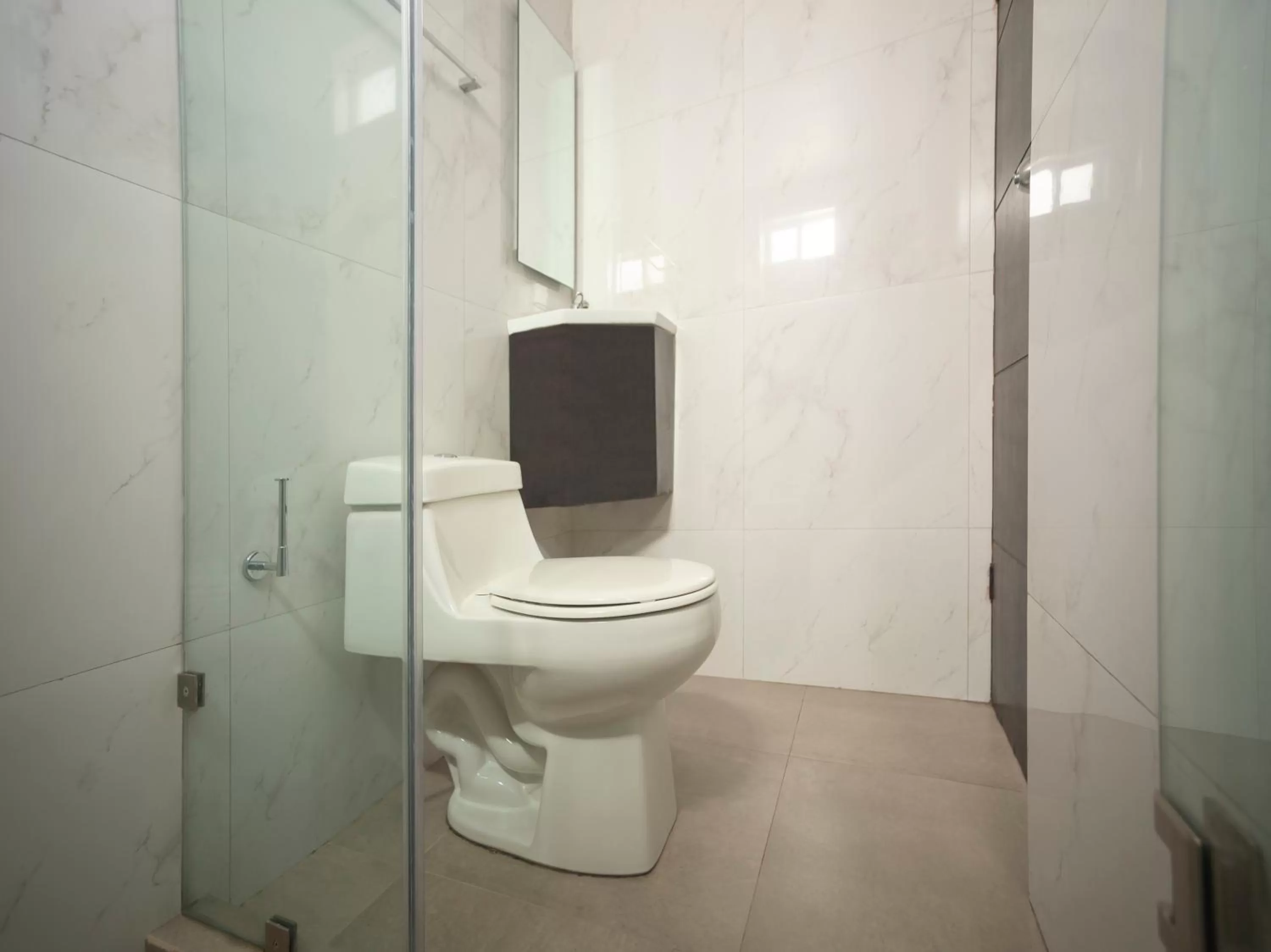 Bathroom in ADHOC Express