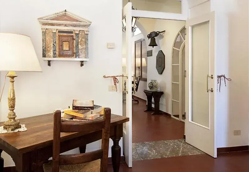 Decorative detail, Dining Area in Hotel Villa Sirina