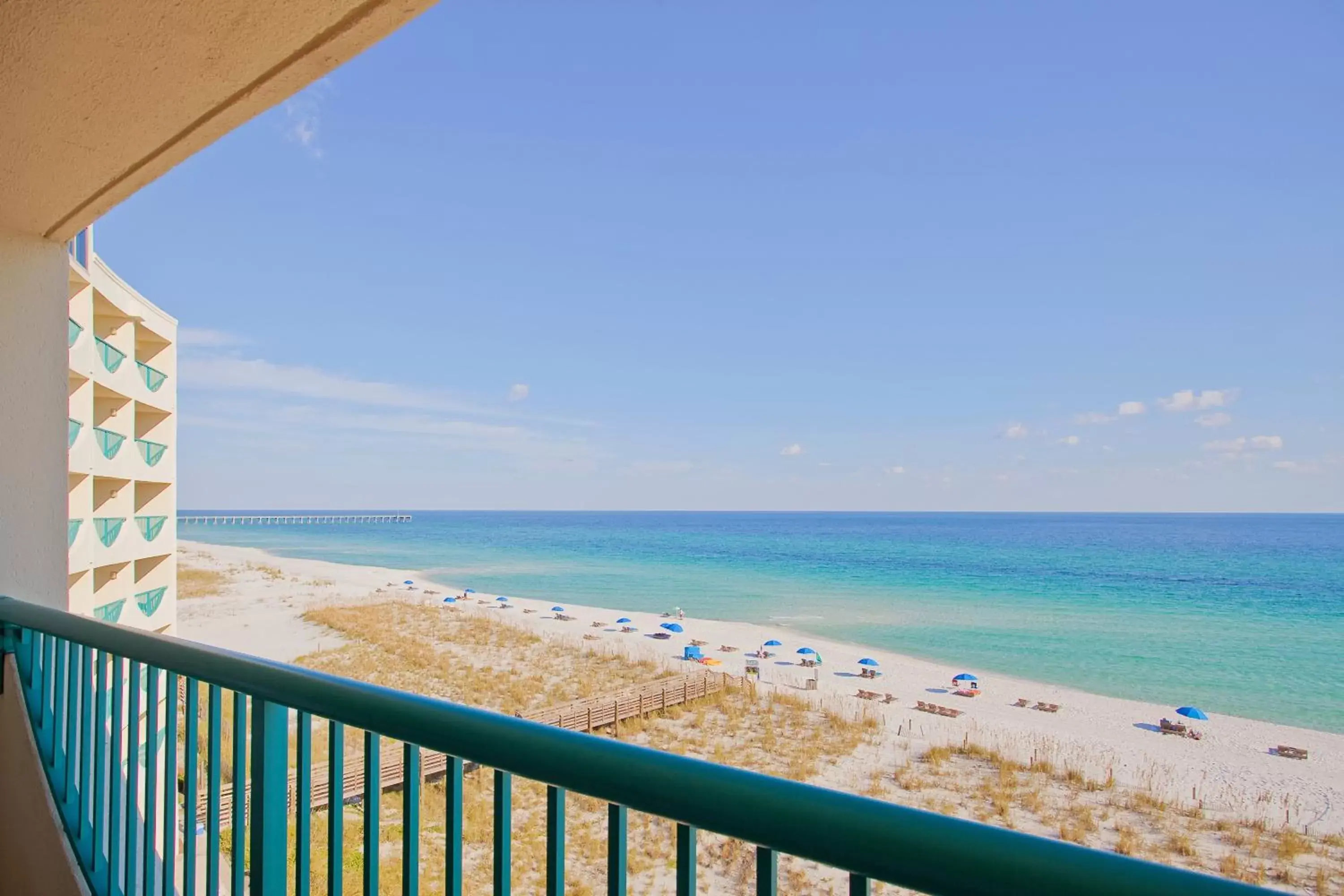 Photo of the whole room, Sea View in Holiday Inn Express Pensacola Beach, an IHG Hotel