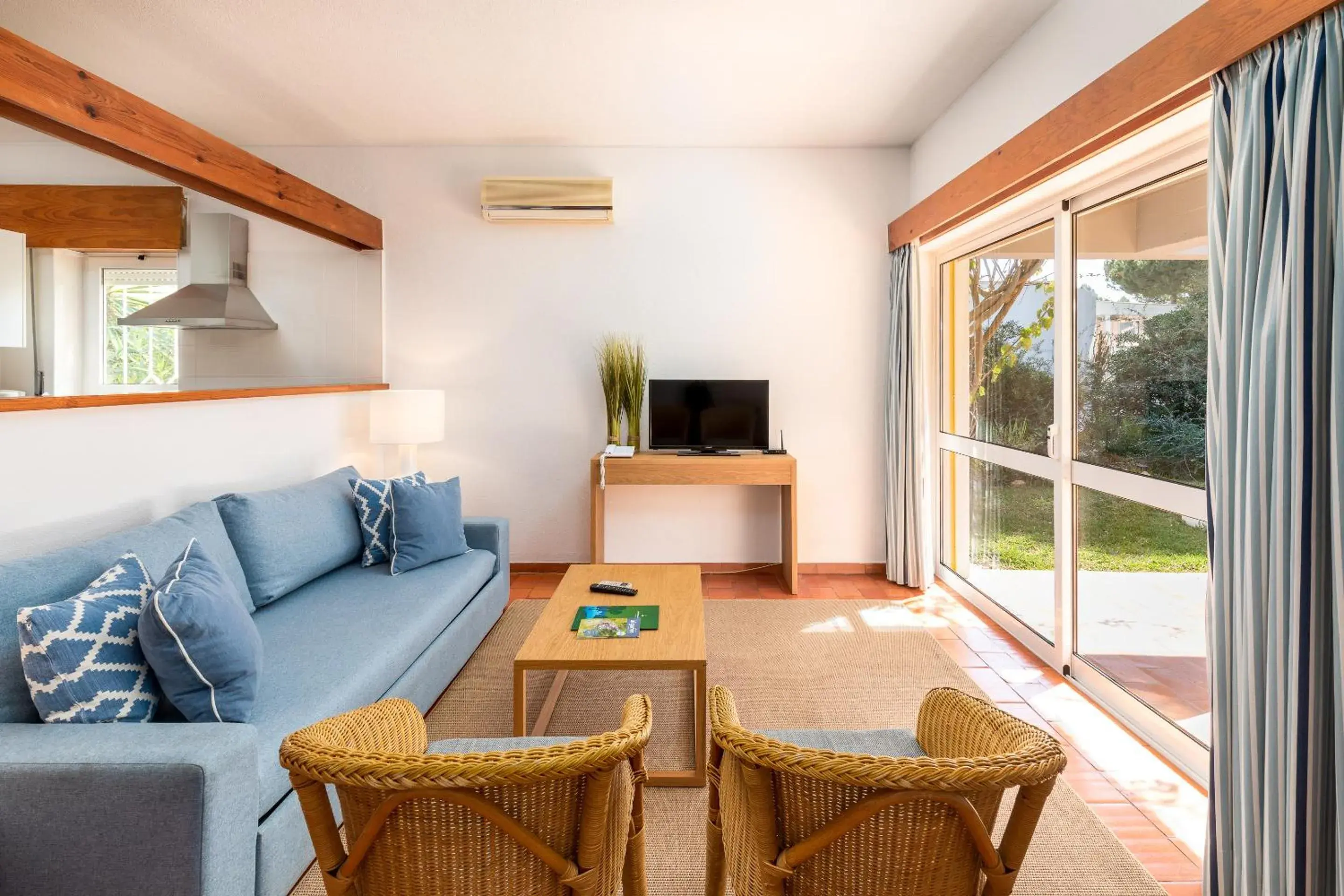 Living room in Apartamentos Turisticos Pinhal Da Marina Living room in Apartamentos Turisticos Pinhal Da Marina