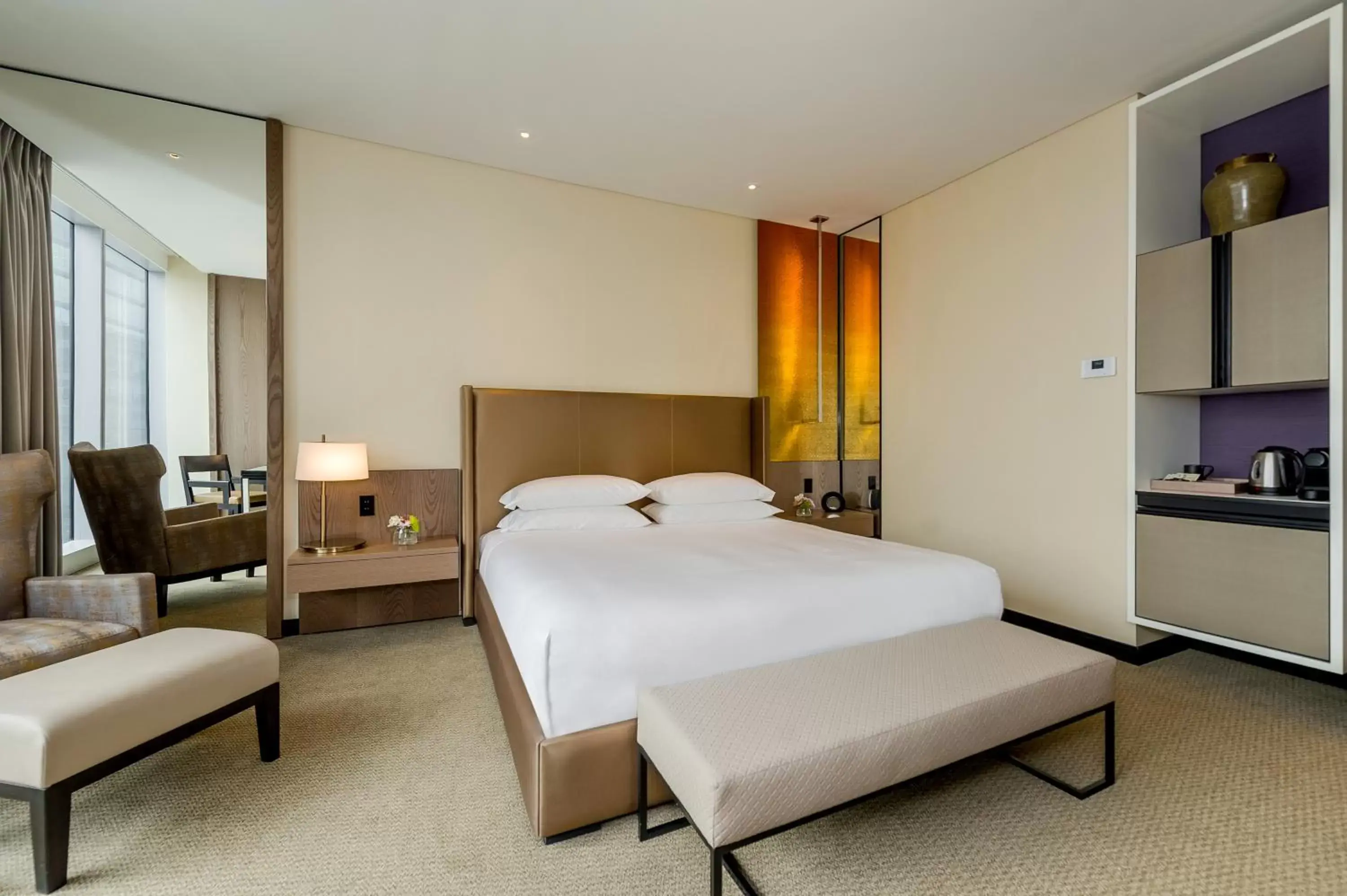 King Room with Roll-In Shower - Disability Access in Grand Hyatt Bogota