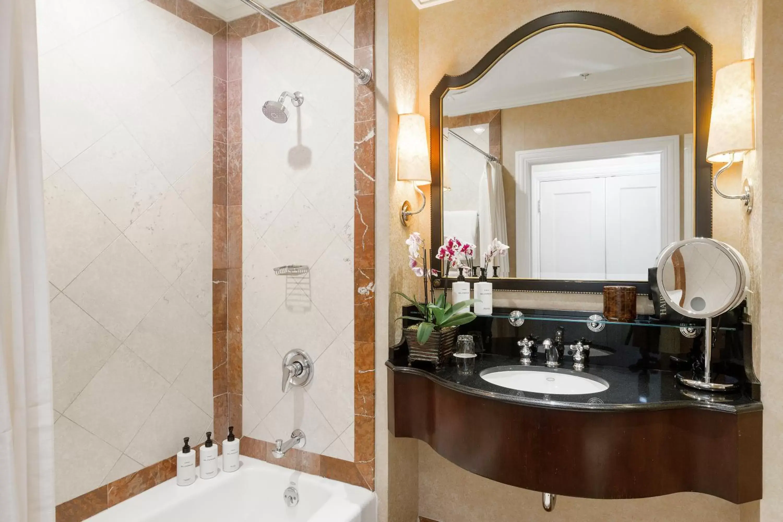 Bathroom in InterContinental Mark Hopkins San Francisco, an IHG Hotel