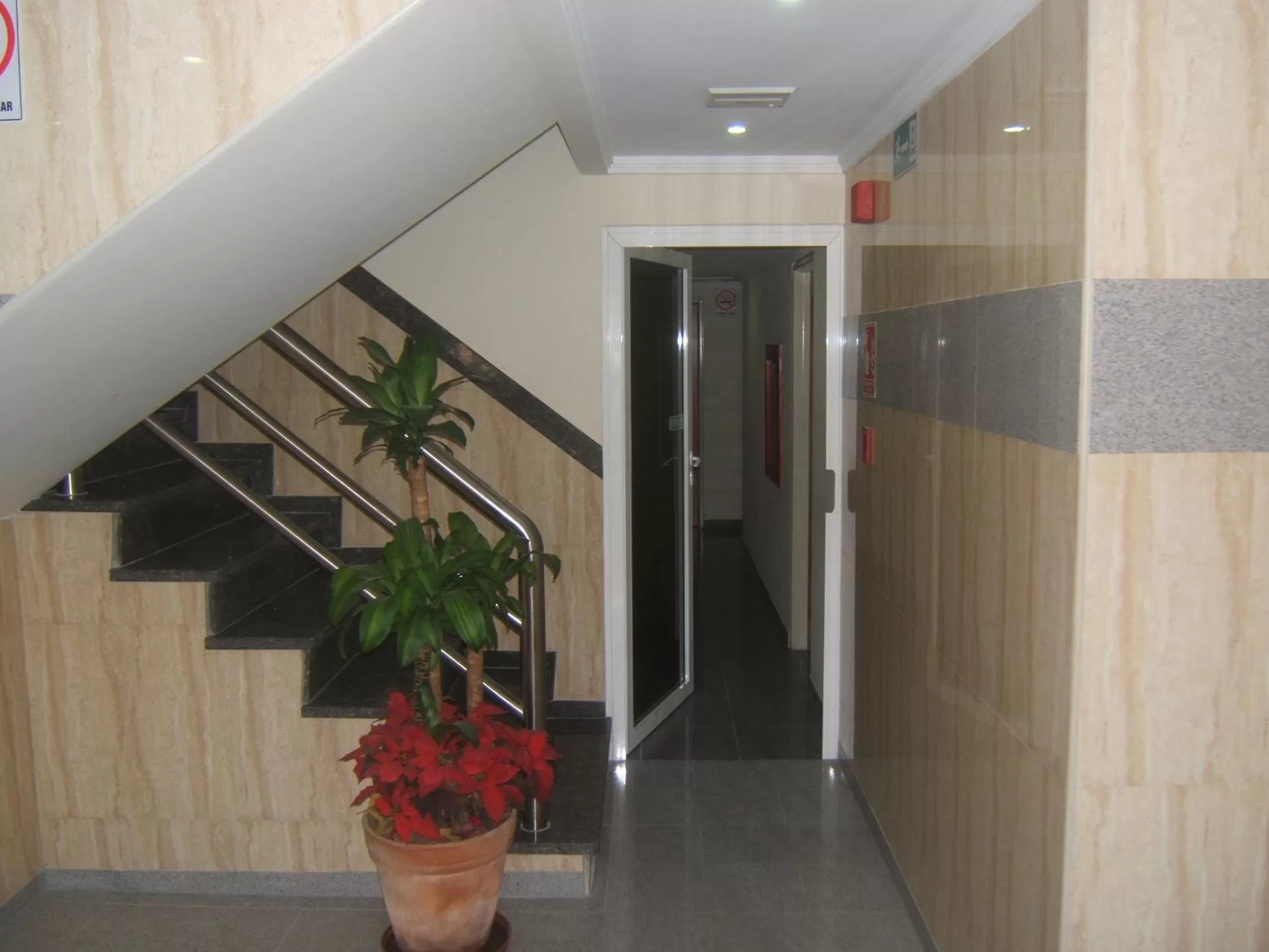 Bird's eye view in HOTEL MUEVETE POR VARGAS