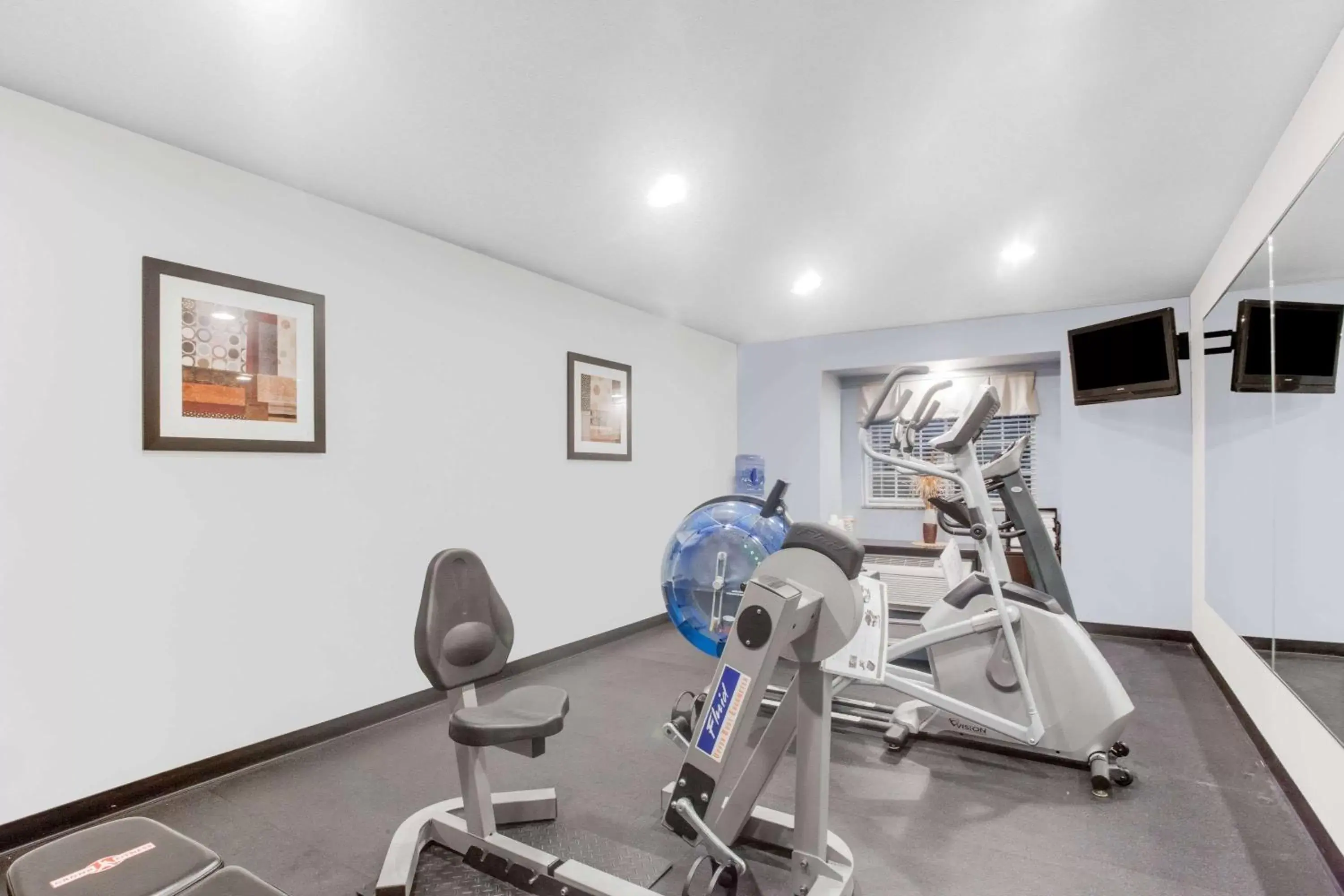 Fitness centre/facilities, Fitness Center/Facilities in Microtel Inn & Suites Bath