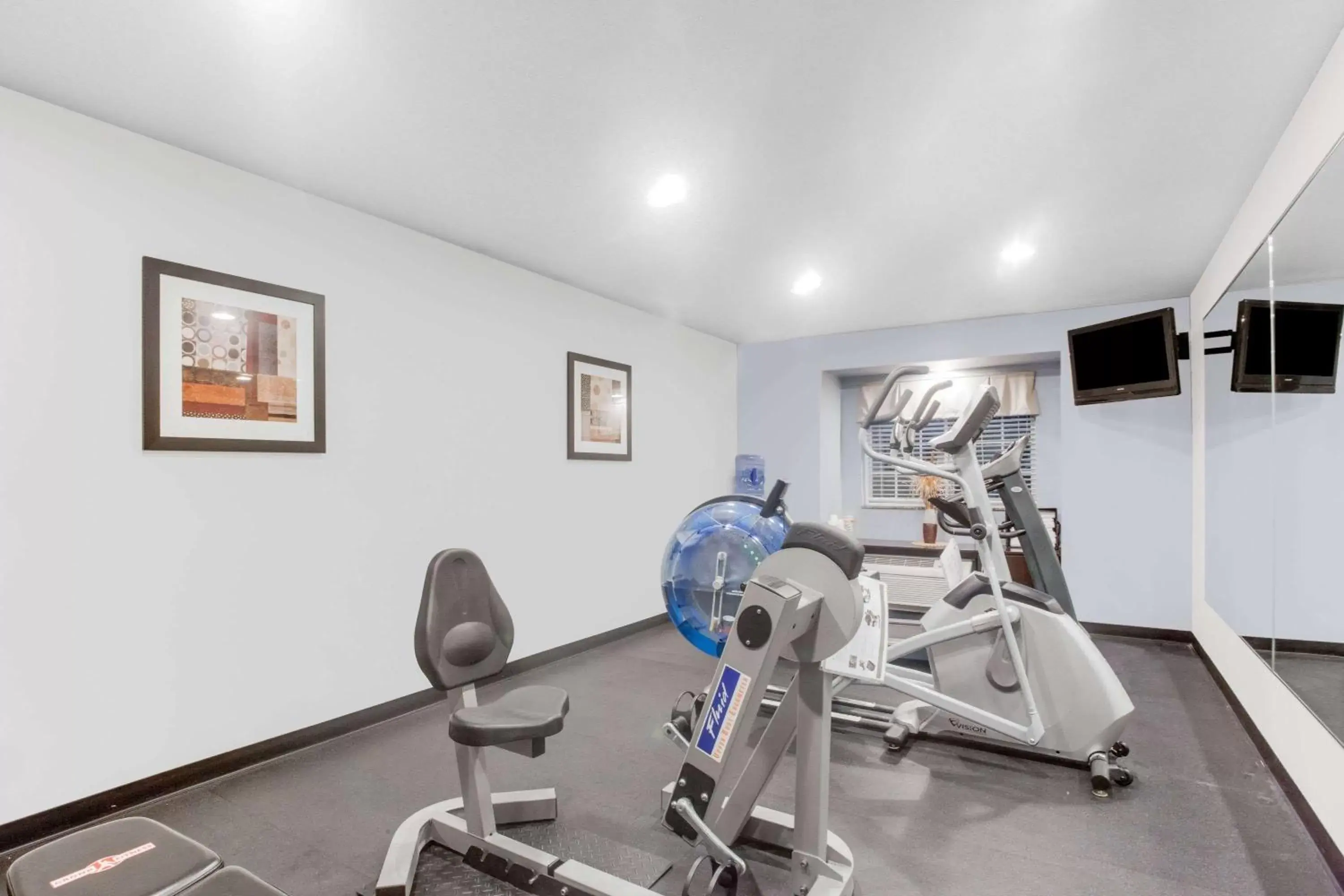 Fitness centre/facilities in Microtel Inn & Suites Bath Fitness centre/facilities in Microtel Inn & Suites Bath