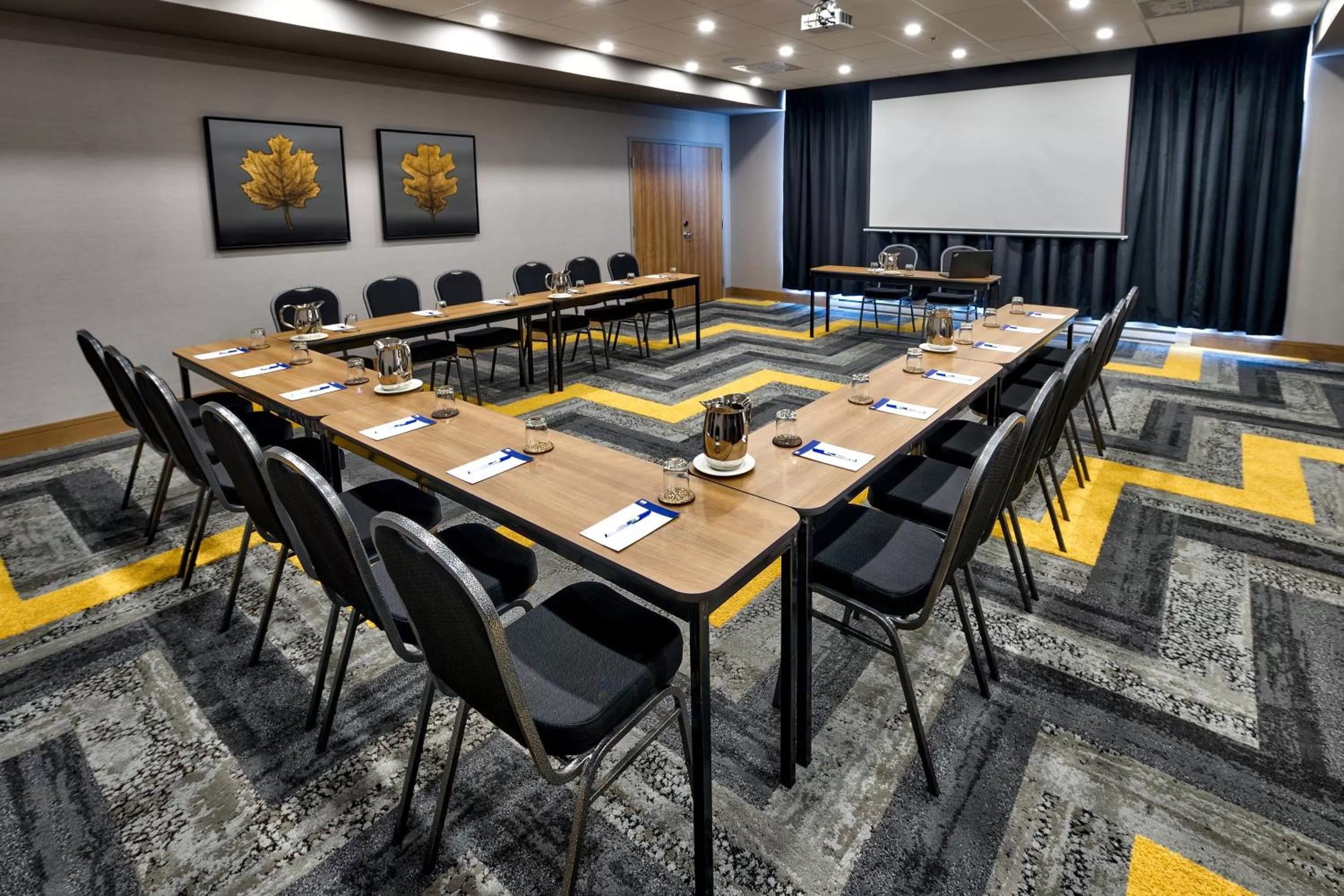 Meeting/conference room in Holiday Inn Express & Suites - Trois Rivieres Ouest by IHG