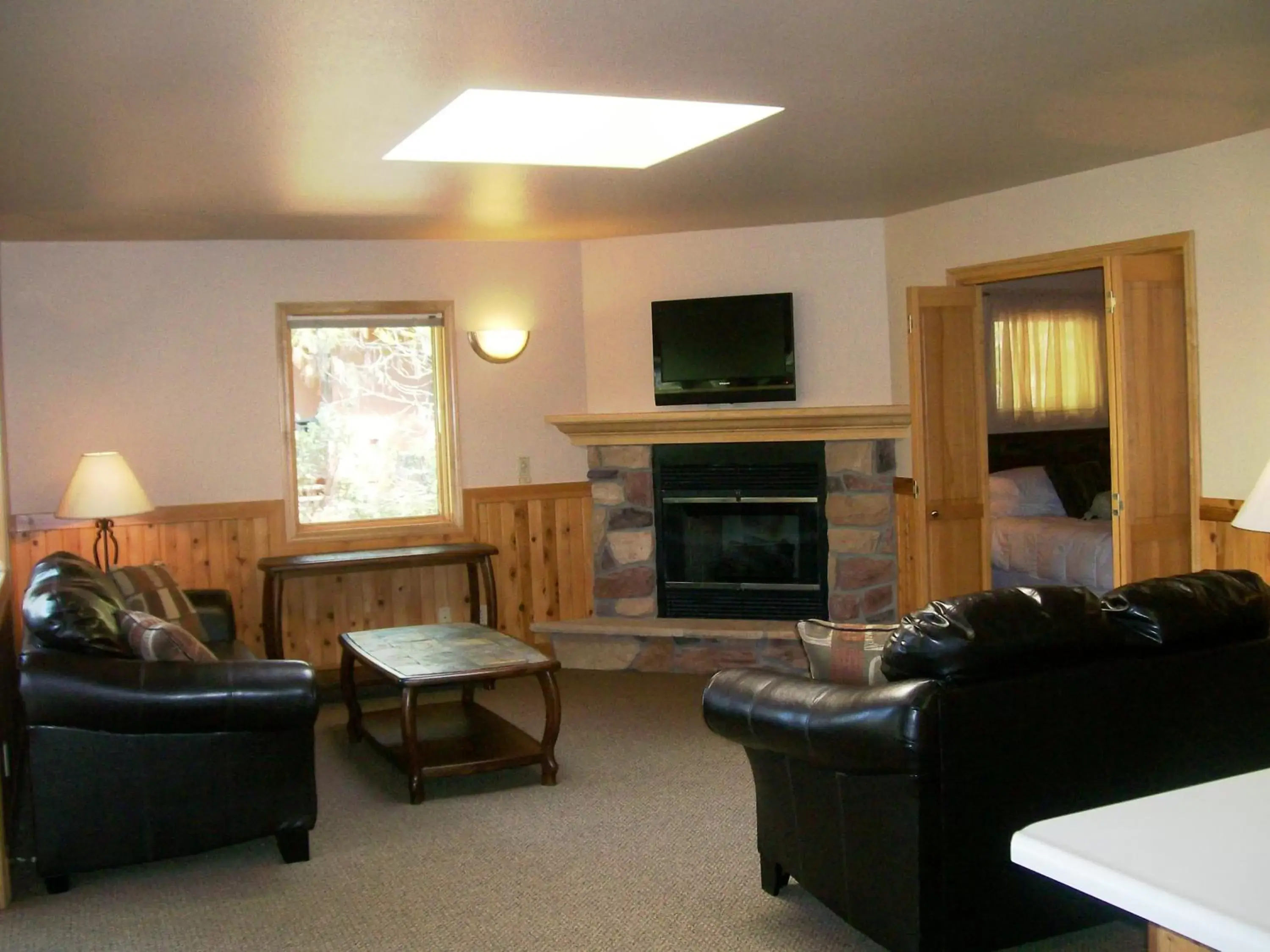 Living room, Seating Area in Mount Shasta Resort
