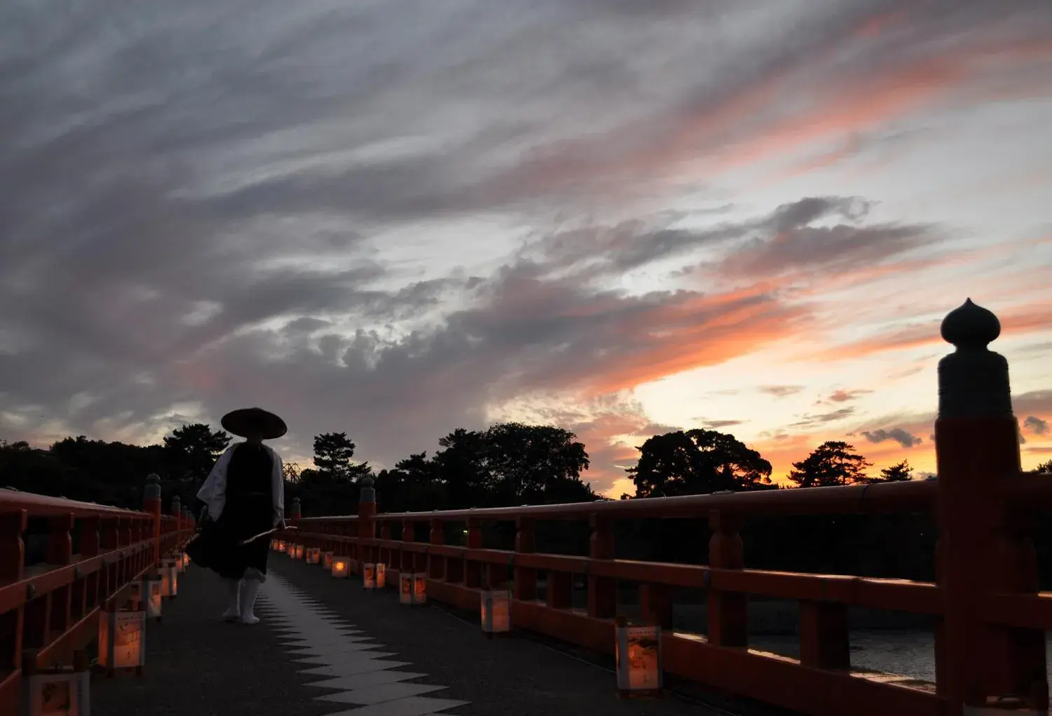 Nearby landmark, Sunrise/Sunset in Kyoto Uji Hanayashiki Ukifune-En