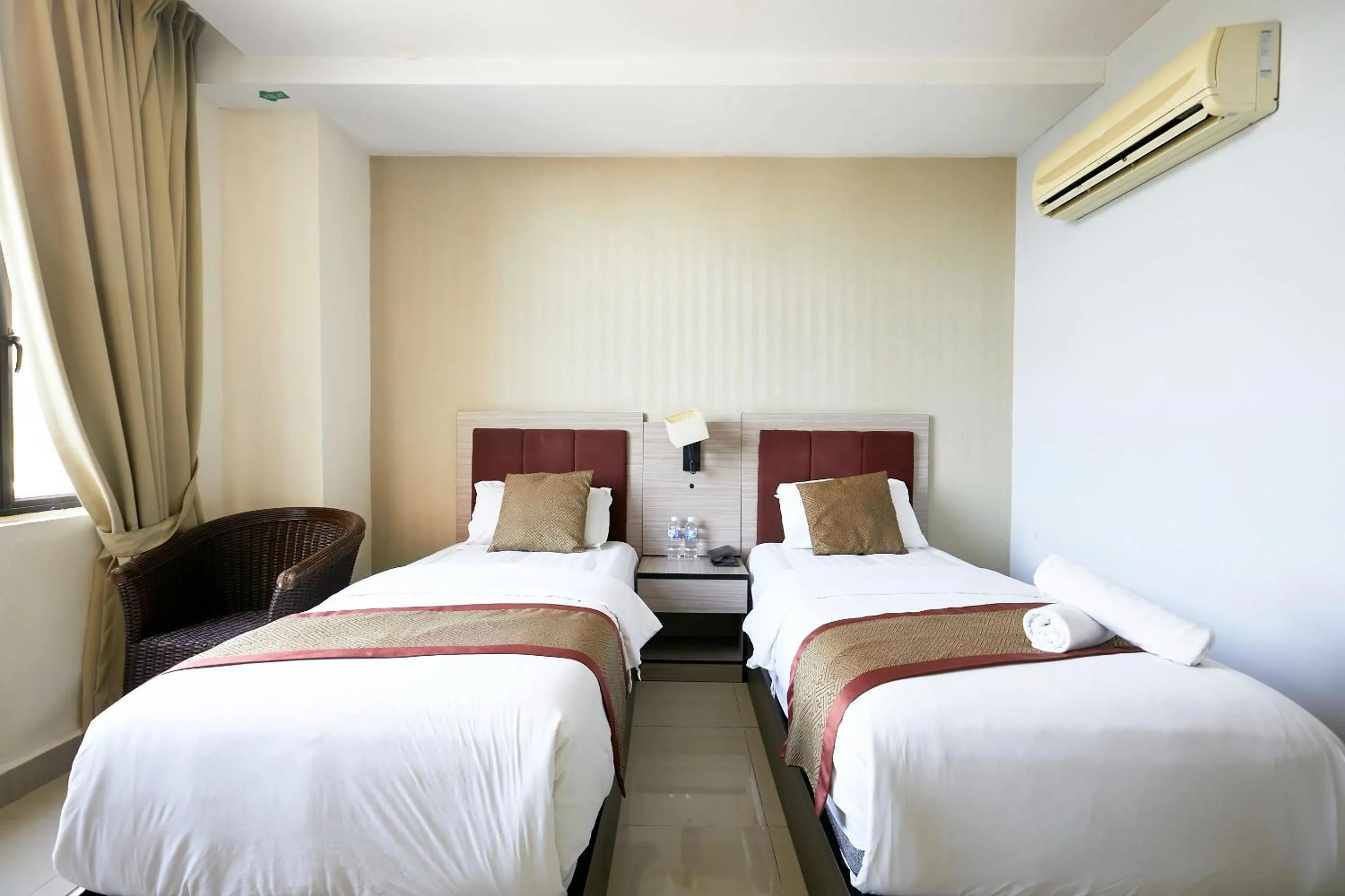 Bedroom in Dolphin Hotel, Chow Kit Kuala Lumpur