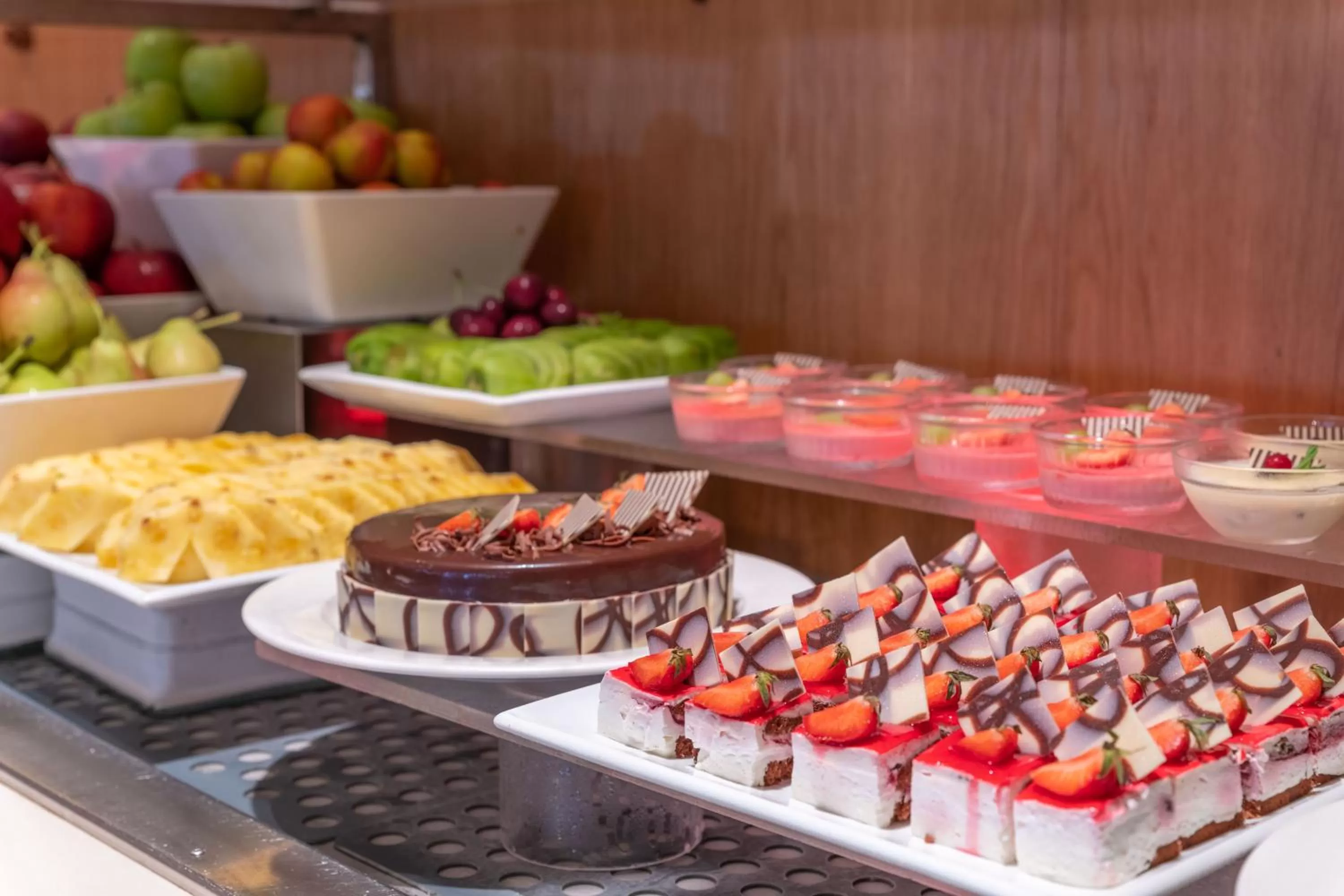 Restaurant/places to eat in Napa Mermaid Hotel & Suites